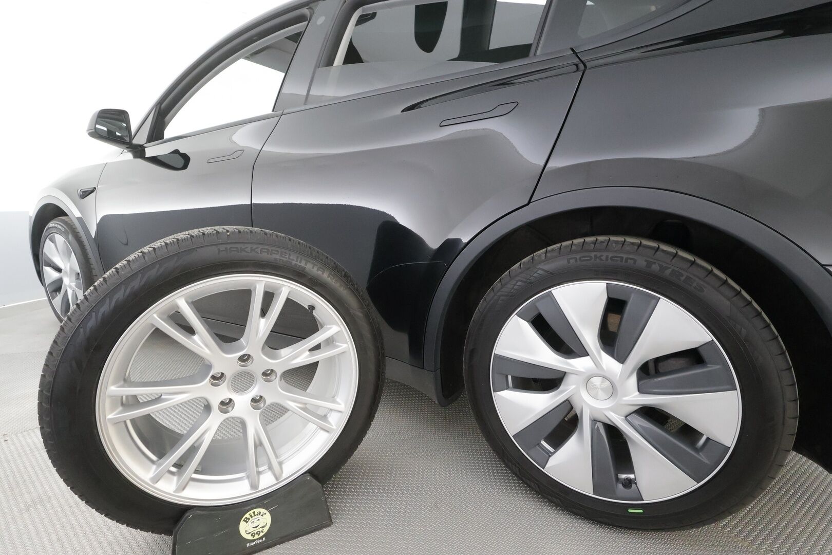 Tesla Model Y 2023 RWD - | ACC | ILP | Koukku | Ryzen | Matrix | Premium Audio | Lasikatto | Muistipenkki | Nahat | P.kamera | 2x renkaat aluin | 1-om suomauto | ALV |
