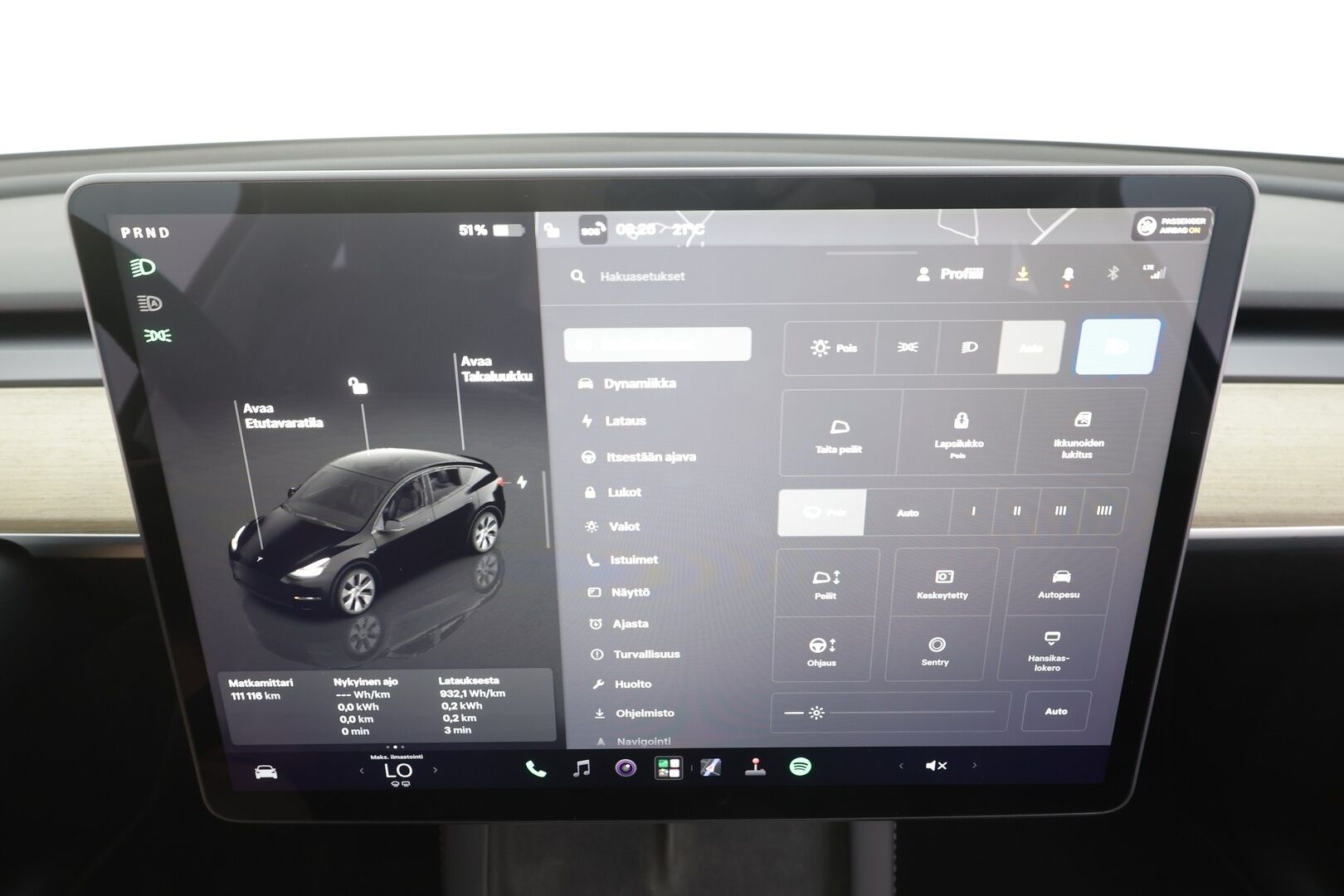 Tesla Model Y 2023 RWD - | ACC | ILP | Koukku | Ryzen | Matrix | Premium Audio | Lasikatto | Muistipenkki | Nahat | P.kamera | 2x renkaat aluin | 1-om suomauto | ALV |