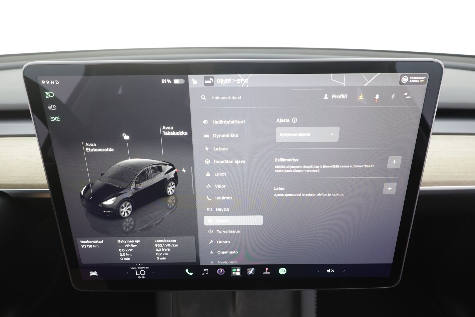 Tesla Model Y 2023 RWD - | ACC | ILP | Koukku | Ryzen | Matrix | Premium Audio | Lasikatto | Muistipenkki | Nahat | P.kamera | 2x renkaat aluin | 1-om suomauto | ALV |