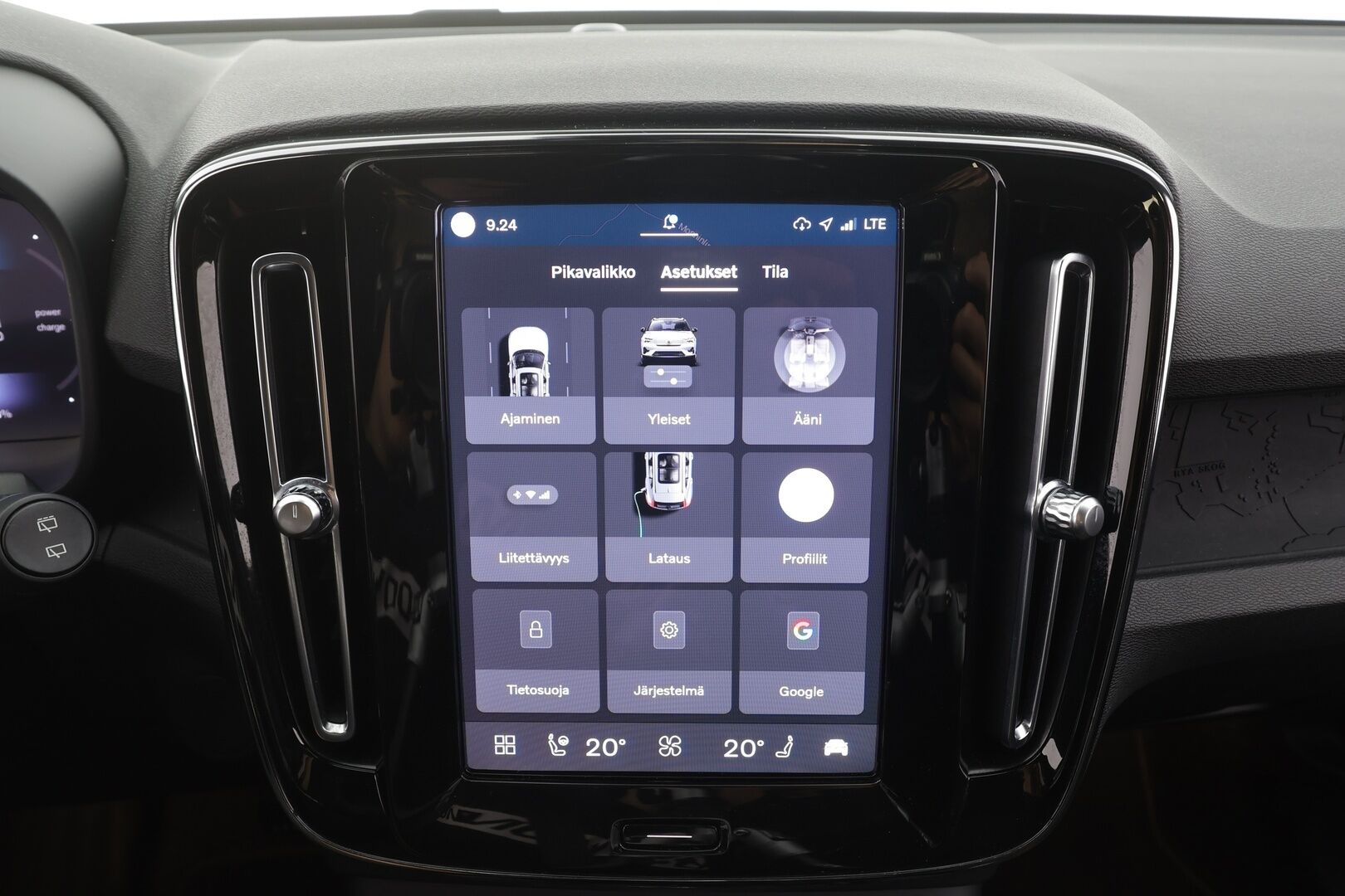 Volvo XC40 2023 Recharge Single Plus aut -  | ACC | ILP | Koukku | Muistipenkki | LED | P.Kamera | Sporttipenkit | Keyless | Apple&Android | 1.Om Suomi-auto | Kahdet Renkaat |
