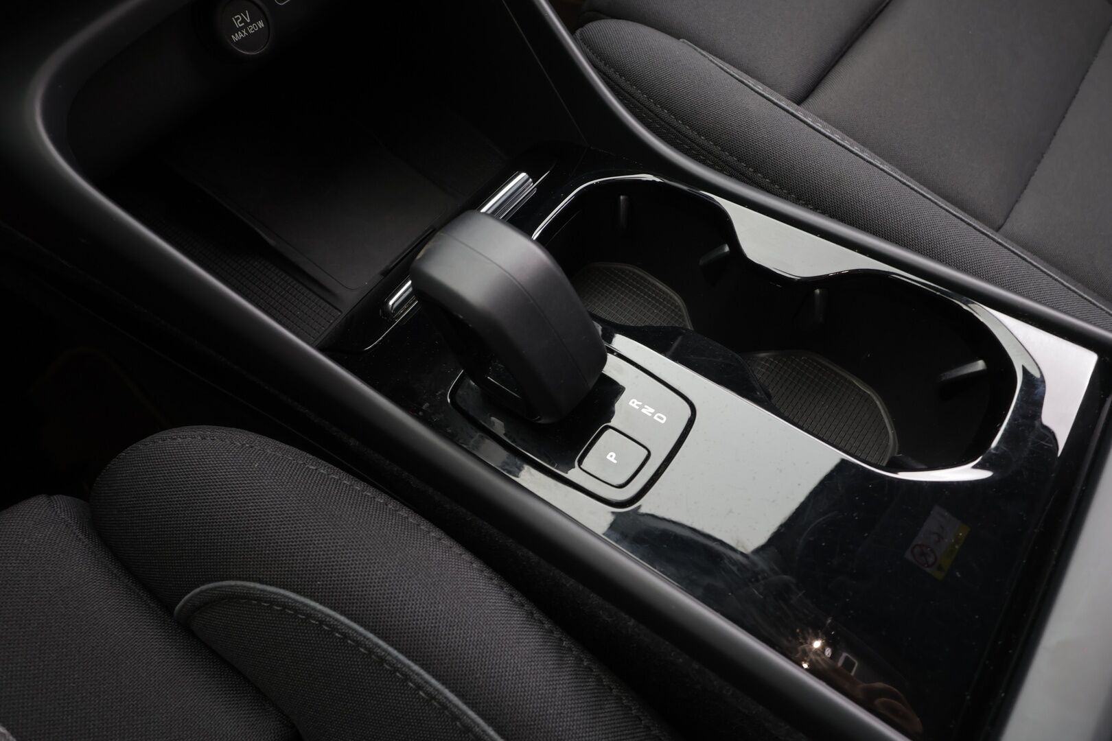 Volvo XC40 2023 Recharge Single Plus aut -  | ACC | ILP | Koukku | Muistipenkki | LED | P.Kamera | Sporttipenkit | Keyless | Apple&Android | 1.Om Suomi-auto | Kahdet Renkaat |