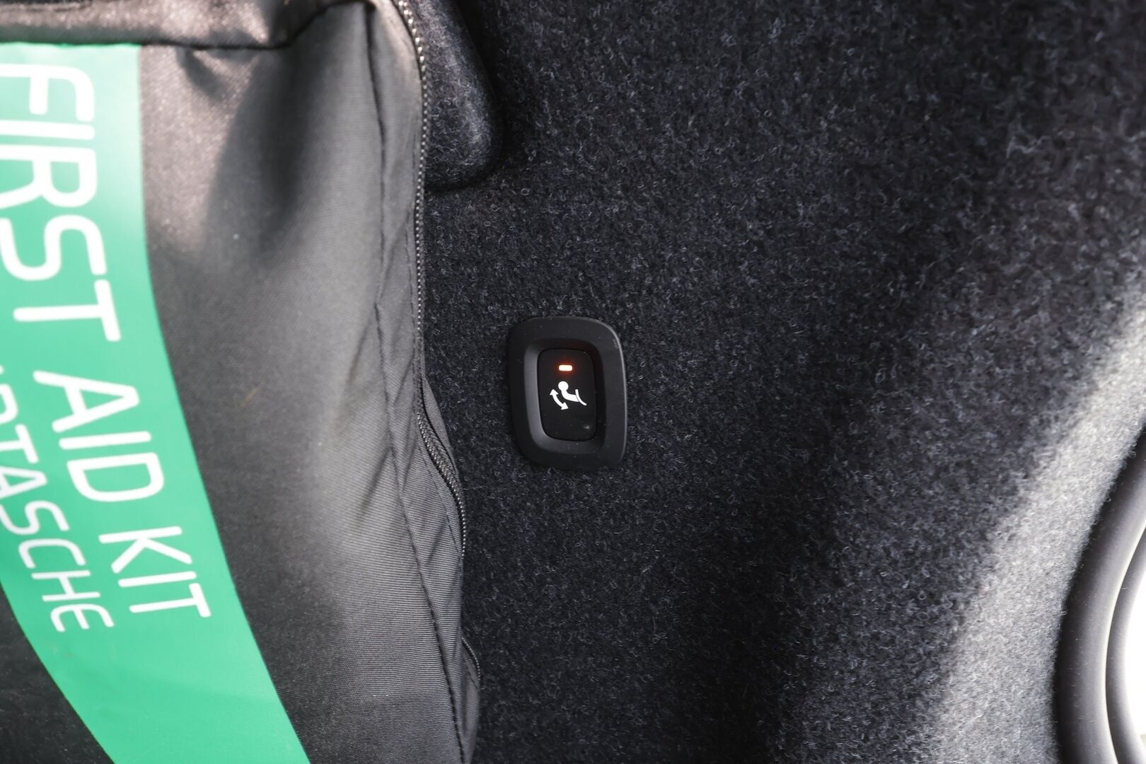 Volvo XC40 2023 Recharge Single Plus aut -  | ACC | ILP | Koukku | Muistipenkki | LED | P.Kamera | Sporttipenkit | Keyless | Apple&Android | 1.Om Suomi-auto | Kahdet Renkaat |