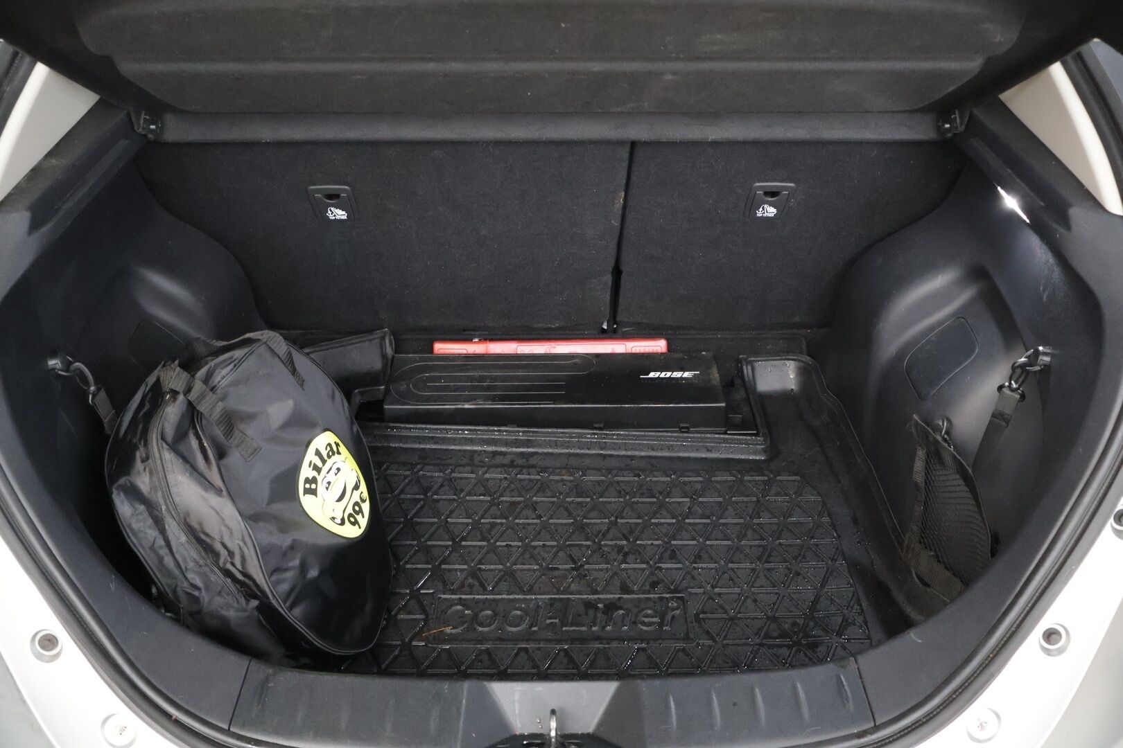 Nissan Leaf 2018 Tekna 40 kWh *360 Kamera / Vakkari / Ratinlämmitin / Puolinahkapenkit* - 2x Renkaat / Siisti! - HULLUT AVAJAISHULINAT KORKOTARJOUS 3,29 %