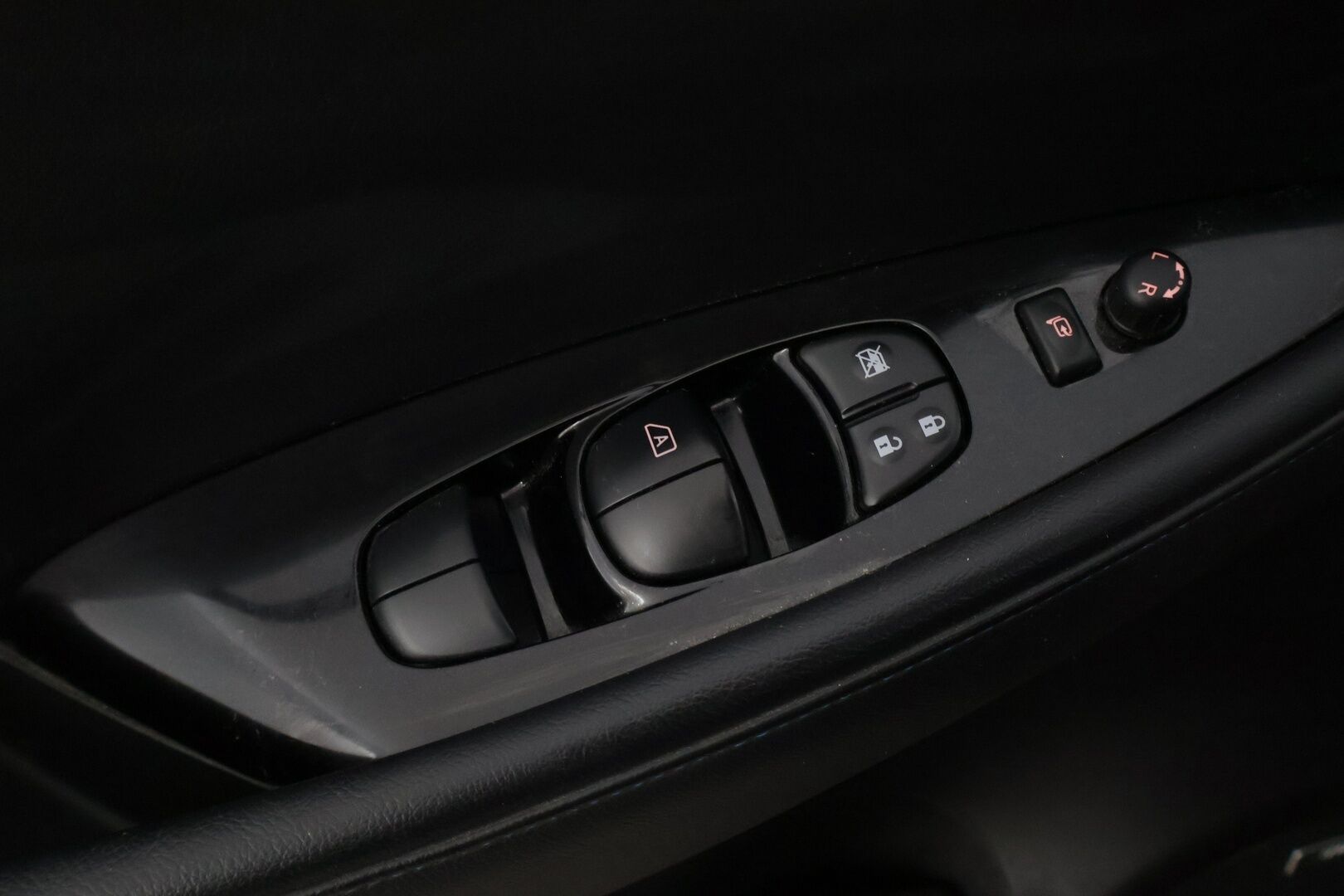 Nissan Leaf 2018 Tekna 40 kWh *360 Kamera / Vakkari / Ratinlämmitin / Puolinahkapenkit* - 2x Renkaat / Siisti! - HULLUT AVAJAISHULINAT KORKOTARJOUS 3,29 %