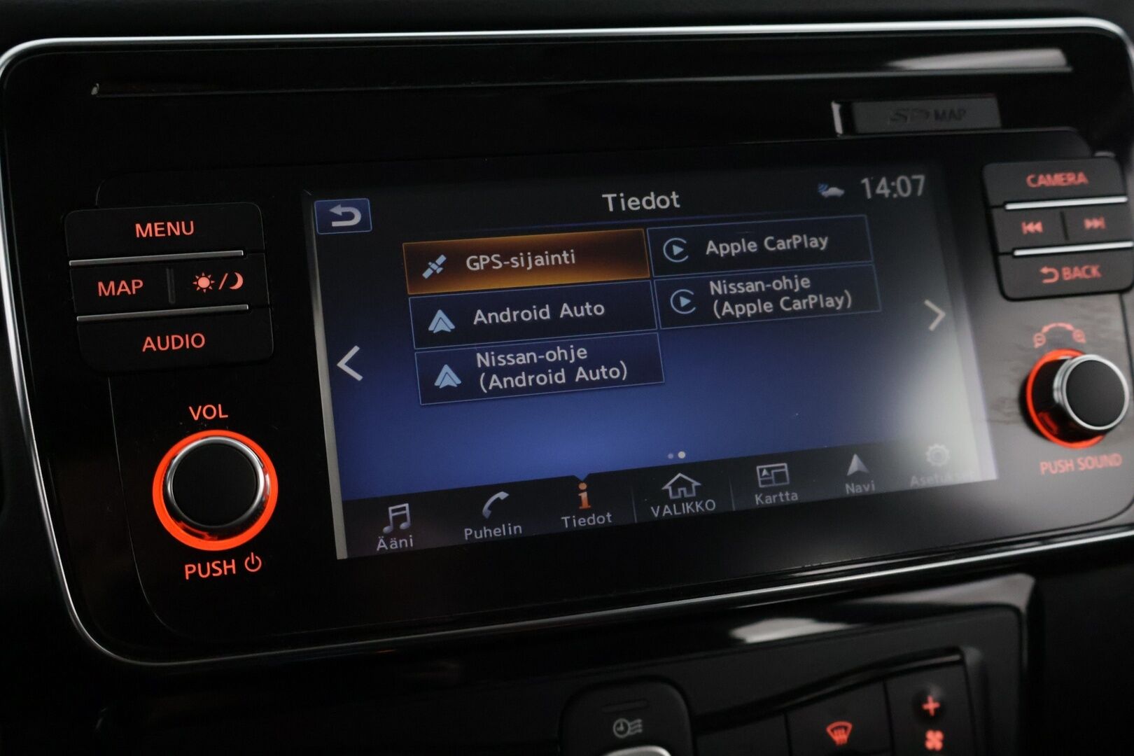 Nissan Leaf 2018 Tekna 40 kWh / 360-kamera / Ratinlämmitin / Puolinahkapenkit* - 2xRenkaat / Siisti!