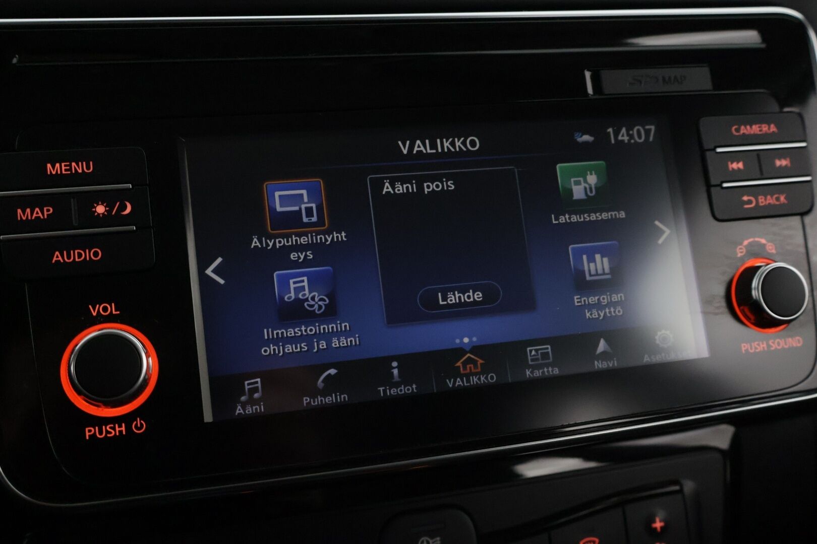 Nissan Leaf 2018 Tekna 40 kWh *360 Kamera / Vakkari / Ratinlämmitin / Puolinahkapenkit* - 2x Renkaat / Siisti! - HULLUT AVAJAISHULINAT KORKOTARJOUS 3,29 %