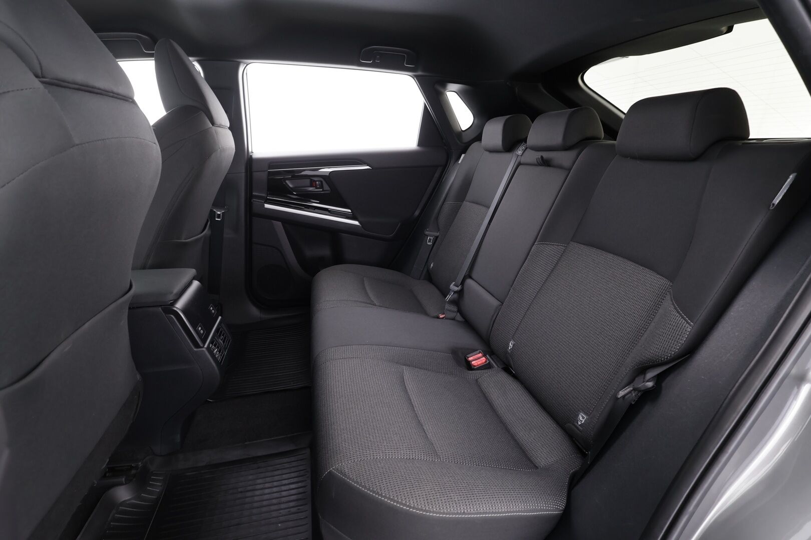 Subaru Solterra 2023 Limited * ACC / LED / 360 / Sähköpenkki / Navi / Kaistavahti / Koukku / Keyless * - 1-om Suomi-auto / Akku kuntotarkastettu SoH 95,9% / Merkkihuollot / Kahdet renkaat aluvanteilla