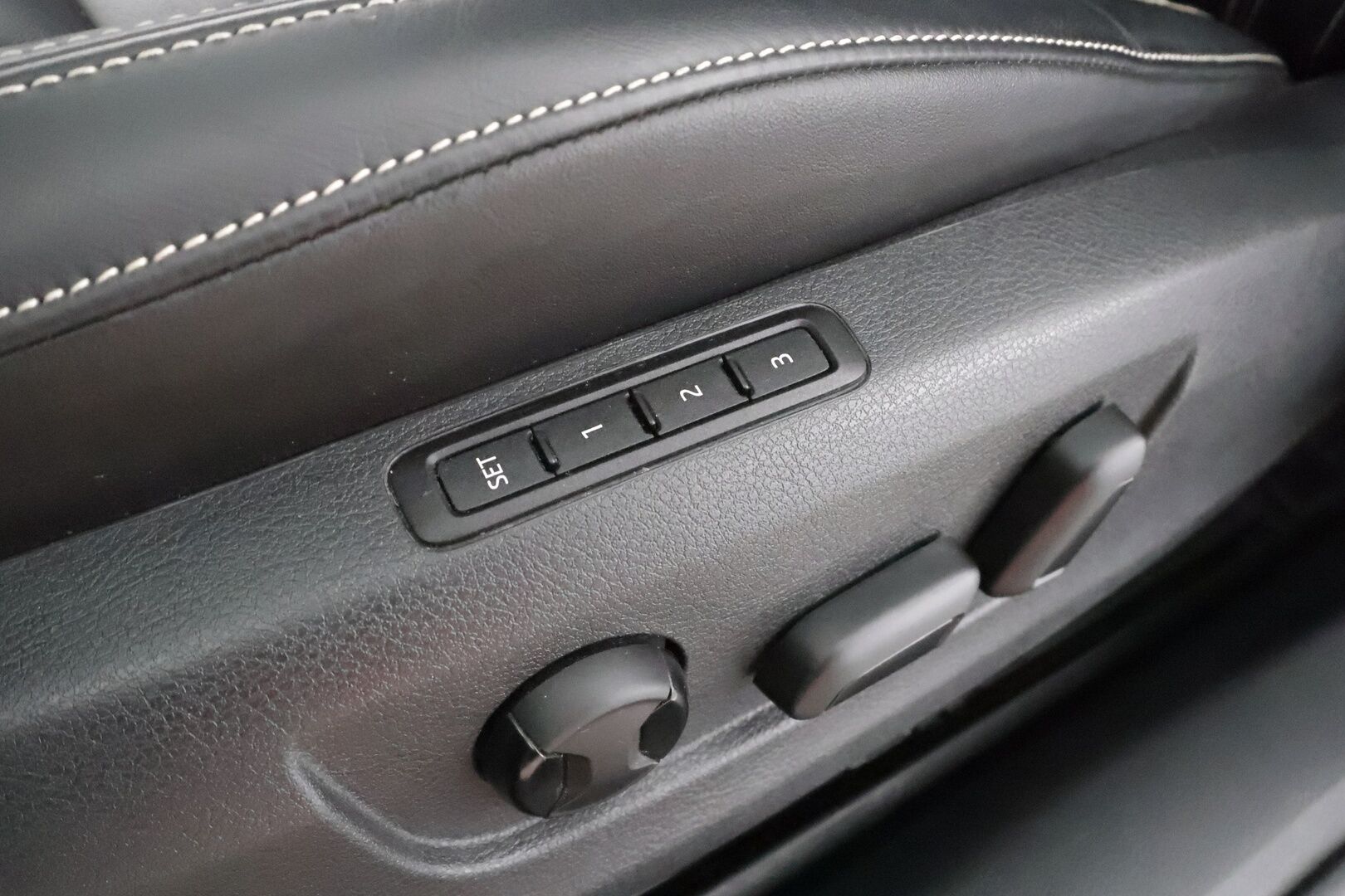 Skoda Superb 2021 Combi 1,4 TSI PHEV L&K iV DSG * Webasto / Koukku / ACC / Matrix-LED / P.Kamera / Canton / Muistinahat / Navi * - Akku kuntotarkastettu / Kahdet renkaat / Merkkihuollot