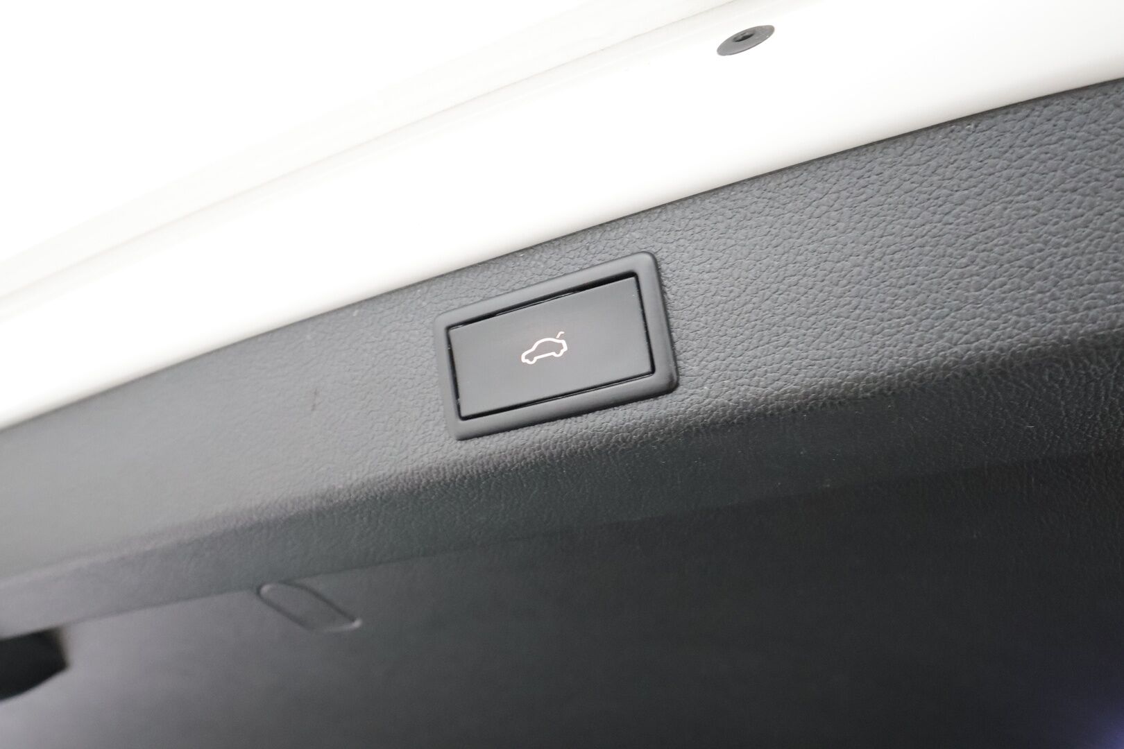 Skoda Superb 2021 Combi 1,4 TSI PHEV L&K iV DSG * Webasto / Koukku / ACC / Matrix-LED / P.Kamera / Canton / Muistinahat / Navi * - Akku kuntotarkastettu / Kahdet renkaat / Merkkihuollot