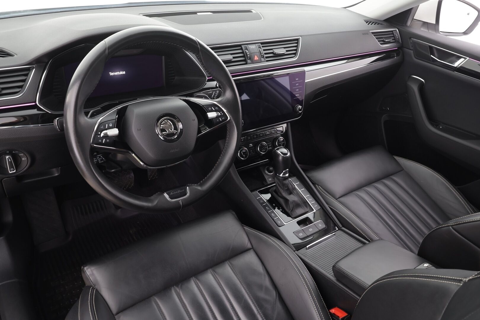 Skoda Superb 2021 Combi 1,4 TSI PHEV L&K iV DSG * Webasto / Koukku / ACC / Matrix-LED / P.Kamera / Canton / Muistinahat / Navi * - Akku kuntotarkastettu / Kahdet renkaat / Merkkihuollot