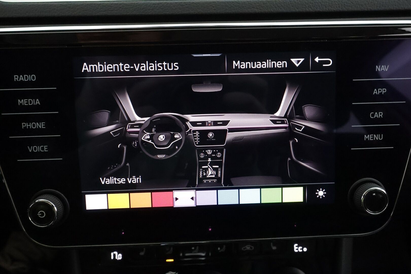 Skoda Superb 2021 Combi 1,4 TSI PHEV L&K iV DSG * Webasto / Koukku / ACC / Matrix-LED / P.Kamera / Canton / Muistinahat / Navi * - Kahdet renkaat / Merkkihuollot - HULLUT BLACKWEEK JATKOT - KORKOTARJOUS 2,49%