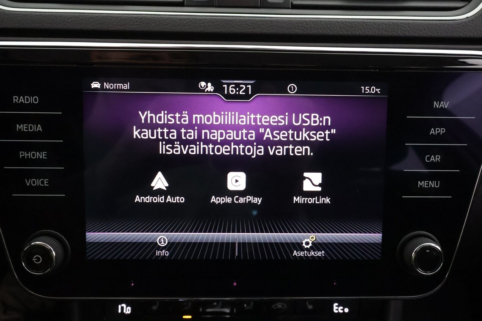 Skoda Superb 2021 Combi 1,4 TSI PHEV L&K iV DSG * Webasto / Koukku / ACC / Matrix-LED / P.Kamera / Canton / Muistinahat / Navi * - Kahdet renkaat / Merkkihuollot - HULLUT BLACKWEEK JATKOT - KORKOTARJOUS 2,49%