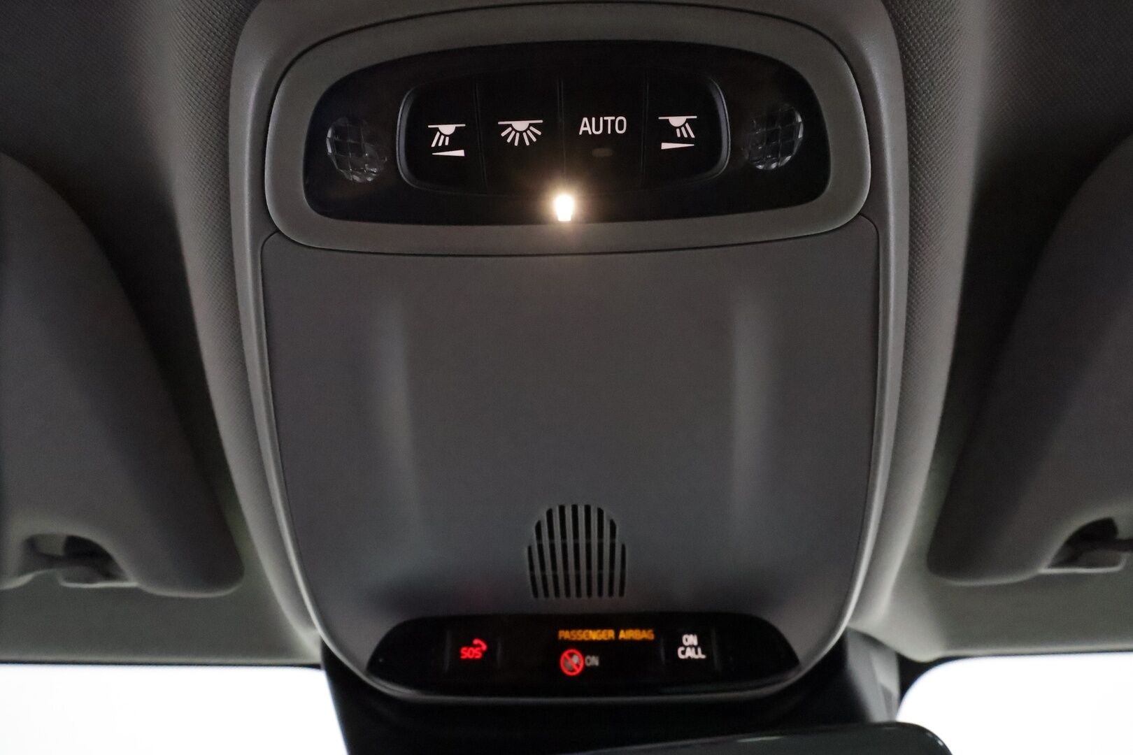 Volvo V60 2020 D3 AWD Momentum aut **ACC / Webasto / Koukku / Full-LED / P.Kamera / Navi / Kaistavahti / Digimittaristo*** - Kahdet Renkaat