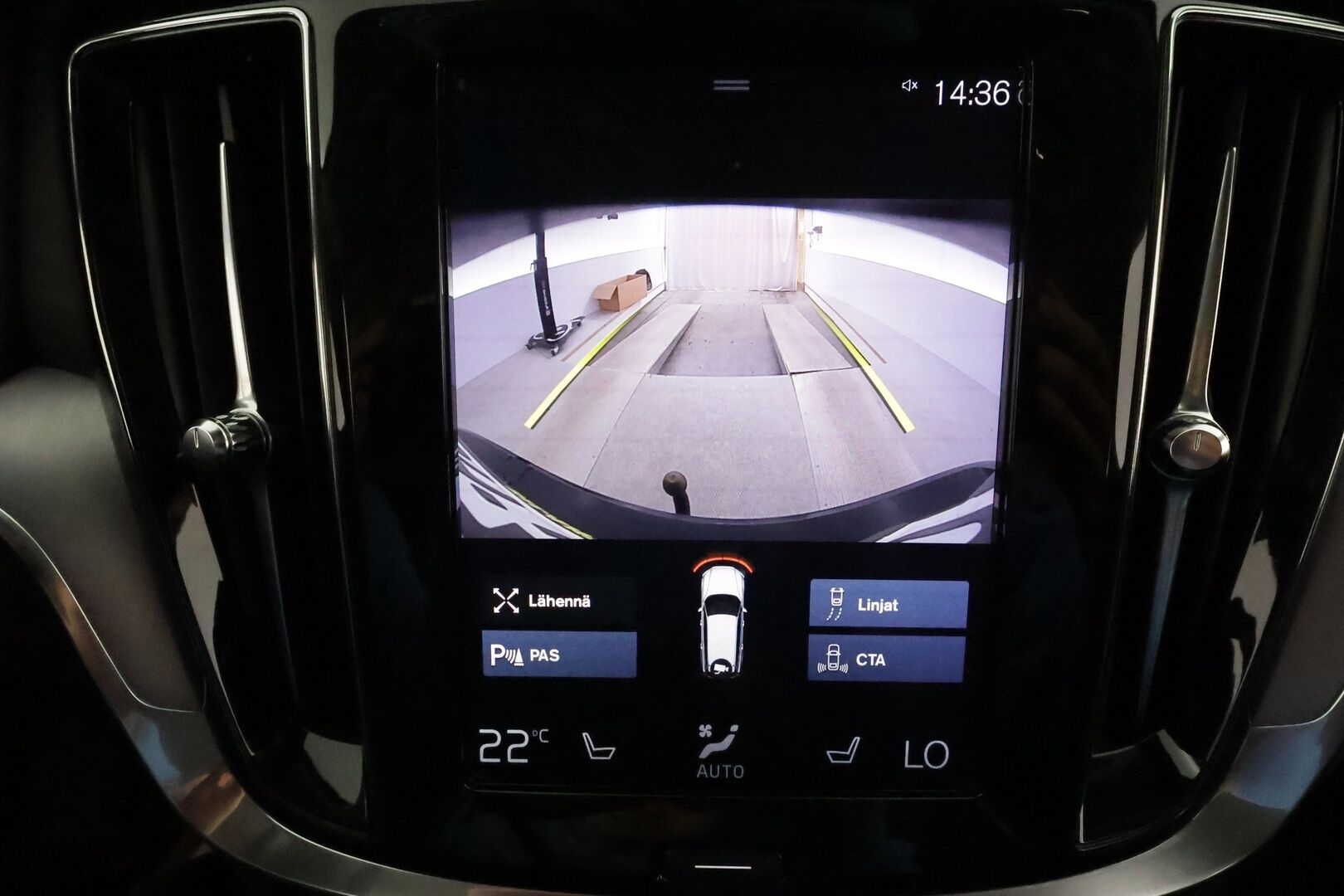 Volvo V60 2020 D3 AWD Momentum aut **ACC / Webasto / Koukku / Full-LED / P.Kamera / Navi / Kaistavahti / Digimittaristo*** - * Siisti neliveto webastolla, koukulla ja kaksilla renkailla *