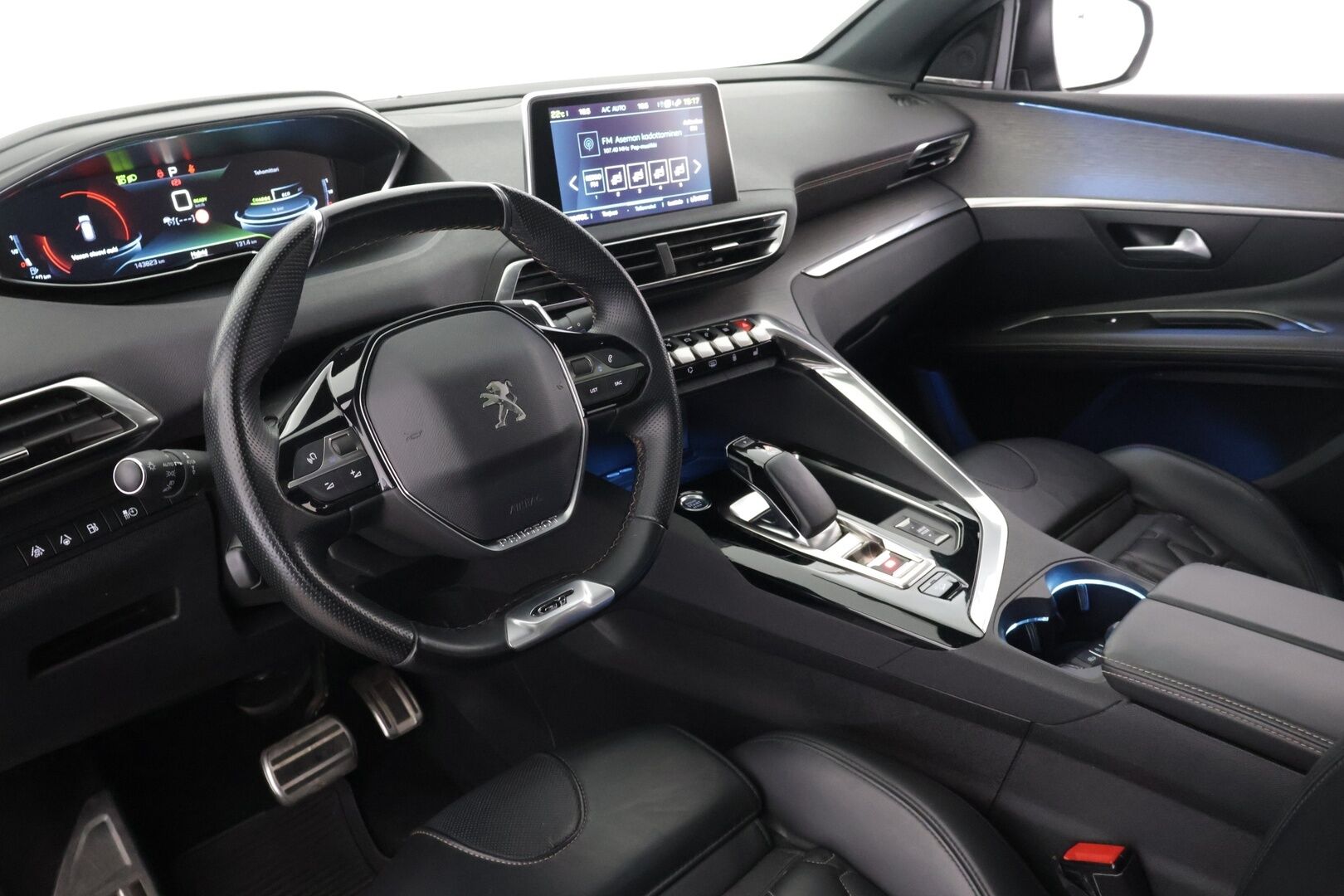 Peugeot 3008 2021 GT Hybrid4 300 EAT8-automaatti - Hierova ja sähköinen kuljettajanpenkki / Nahkasisusta / Adapti Vakkari /  Focal Sound System / Panorama / Sairaan Kovat Varusteet!