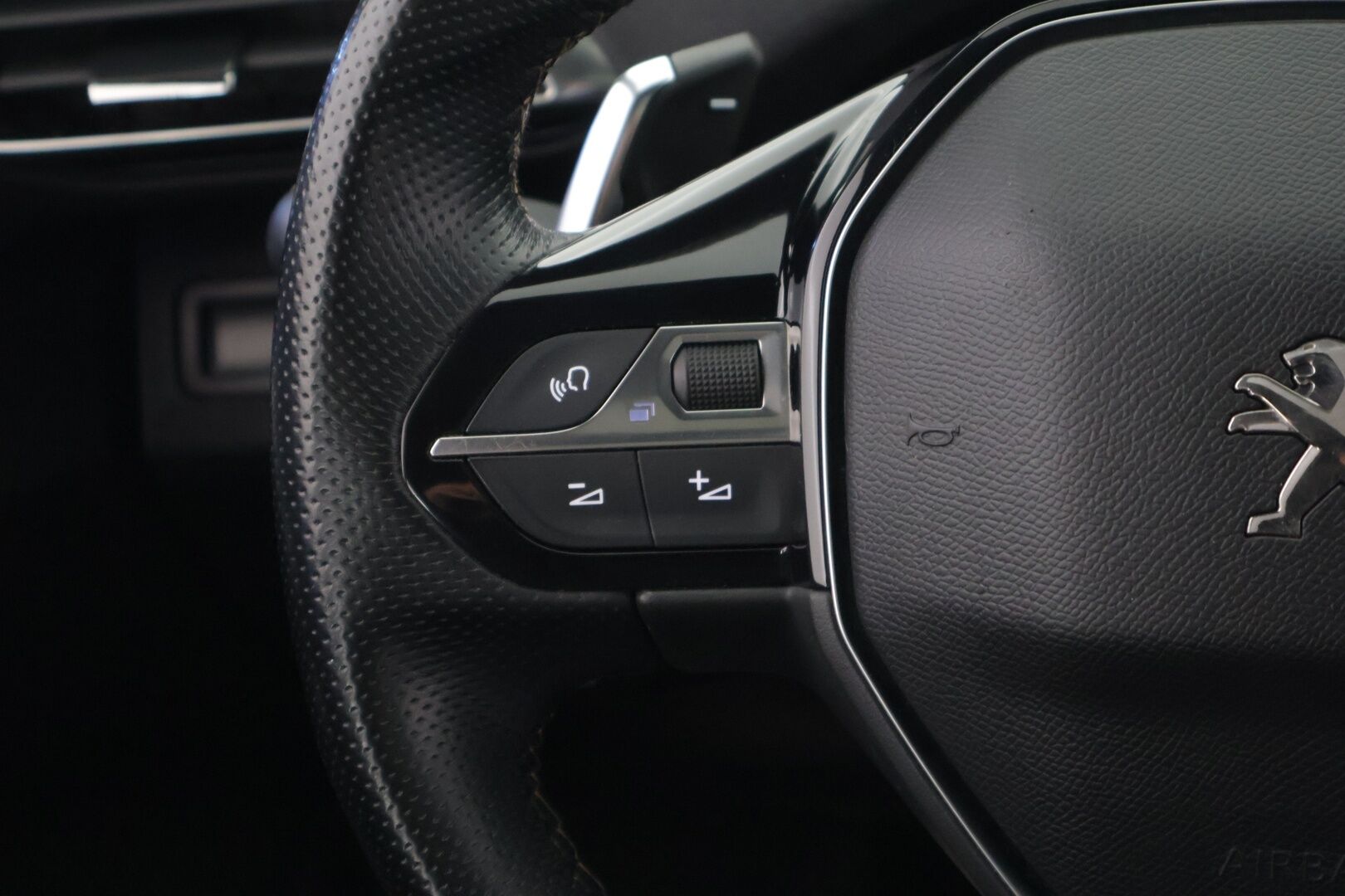 Peugeot 3008 2021 GT Hybrid4 300 EAT8-automaatti - Hierova ja sähköinen kuljettajanpenkki / Nahkasisusta / Adapti Vakkari /  Focal Sound System / Panorama / Sairaan Kovat Varusteet!