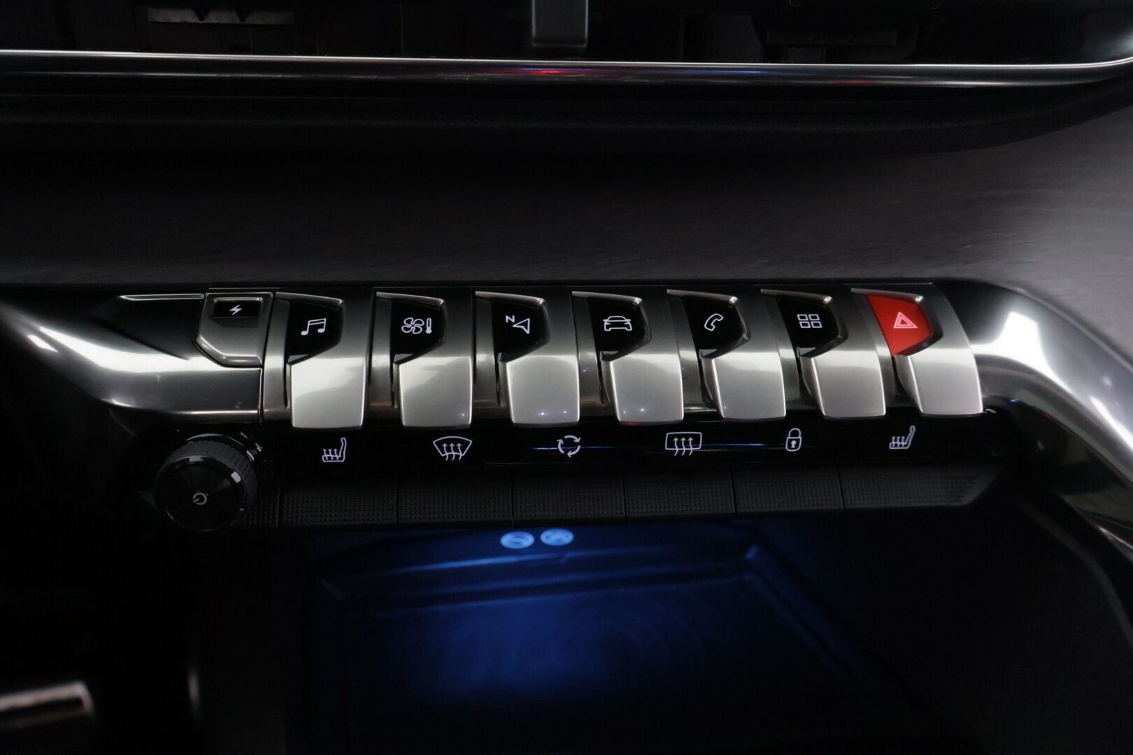 Peugeot 3008 2021 GT Hybrid4 300 EAT8-automaatti - Hierova ja sähköinen kuljettajanpenkki / Nahkasisusta / Adapti Vakkari /  Focal Sound System / Panorama / Sairaan Kovat Varusteet!