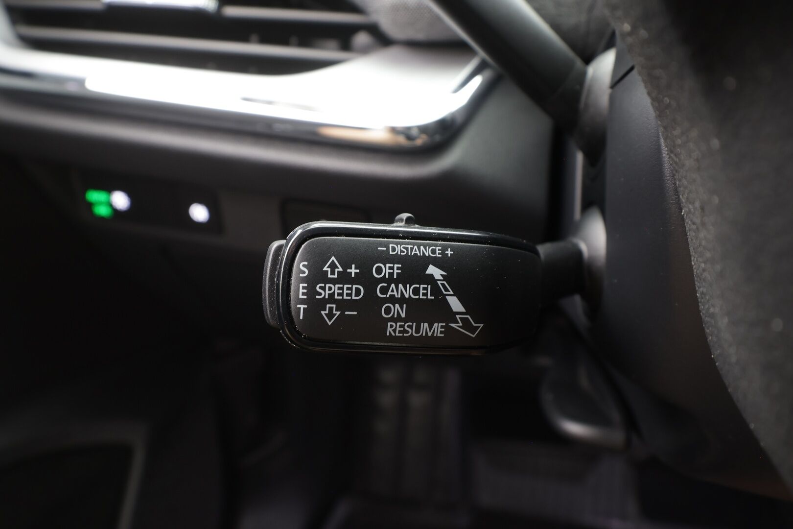 Skoda Enyaq 2023 80 iV - ACC | ILP | Koukku | P.kamera | Puolinahat | Ratinlämmitys | Keyless | Apple&Android | 1.Om Suomi-auto | Kahdet Renkaat | Merkkihuollettu