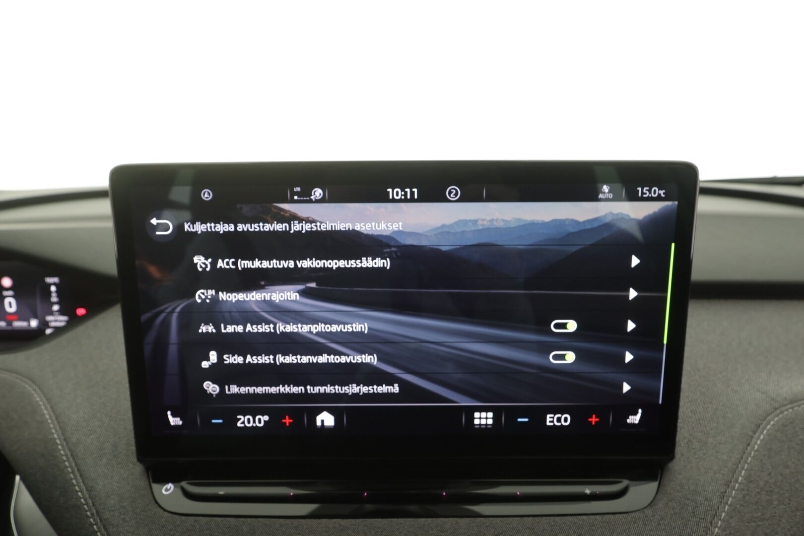 Skoda Enyaq 2023 80 iV - ACC | ILP | Koukku | P.kamera | Puolinahat | Ratinlämmitys | Keyless | Apple&Android | 1.Om Suomi-auto | Kahdet Renkaat | Merkkihuollettu