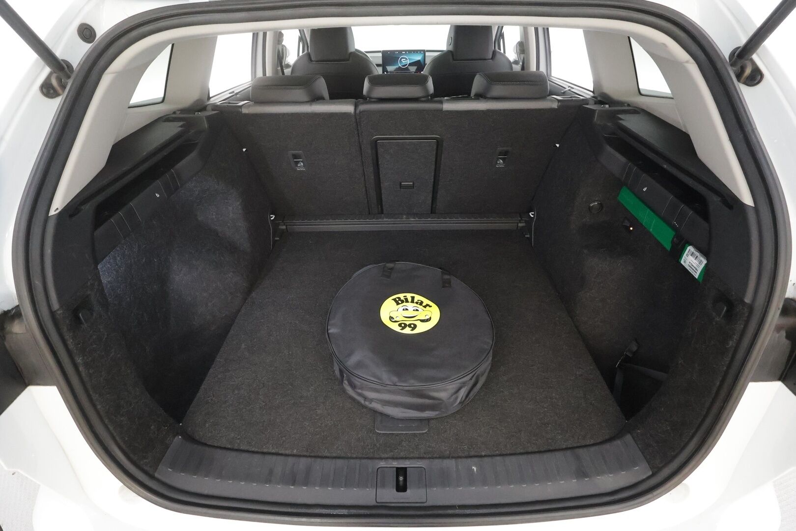 Skoda Enyaq 2023 80 iV - ACC | ILP | Koukku | P.kamera | Puolinahat | Ratinlämmitys | Keyless | Apple&Android | 1.Om Suomi-auto | Kahdet Renkaat | Merkkihuollettu |