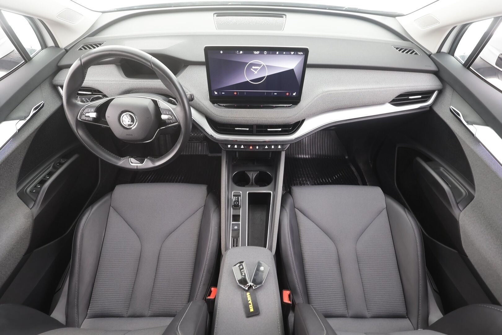 Skoda Enyaq 2023 80 iV - ACC | ILP | Koukku | P.kamera | Puolinahat | Ratinlämmitys | Keyless | Apple&Android | 1.Om Suomi-auto | Kahdet Renkaat | Merkkihuollettu