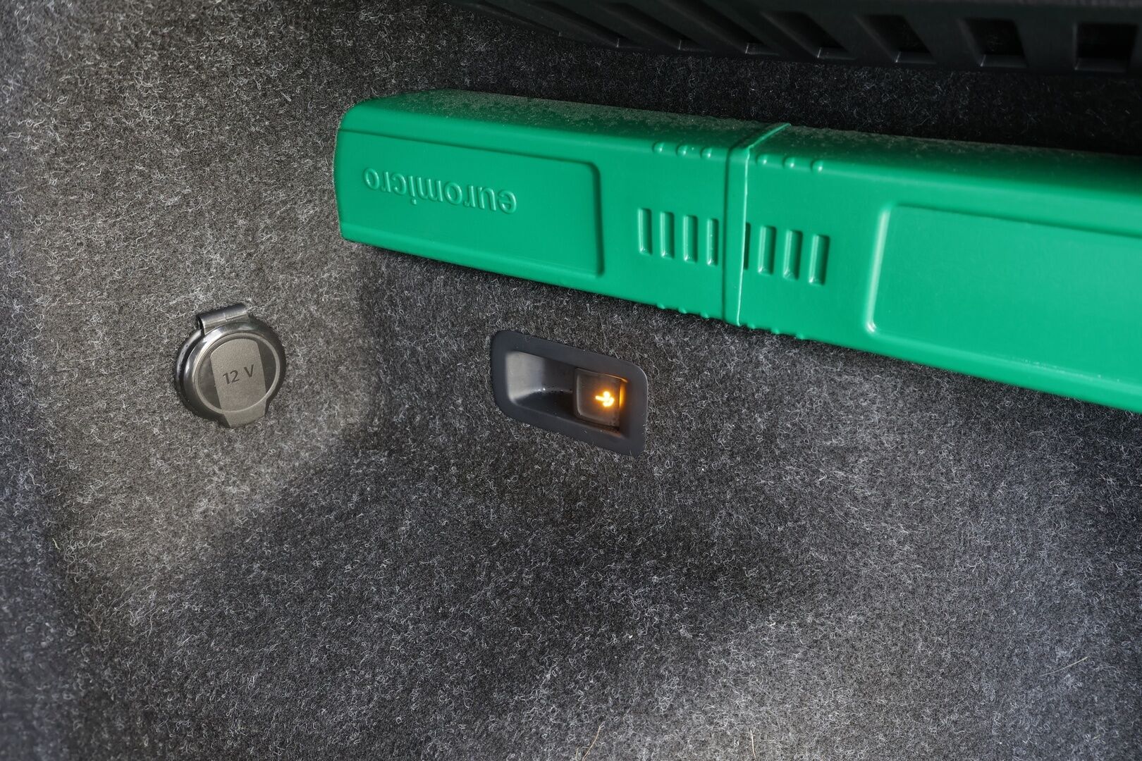 Skoda Enyaq 2023 80 iV - ACC | ILP | Koukku | P.kamera | Puolinahat | Ratinlämmitys | Keyless | Apple&Android | 1.Om Suomi-auto | Kahdet Renkaat | Merkkihuollettu