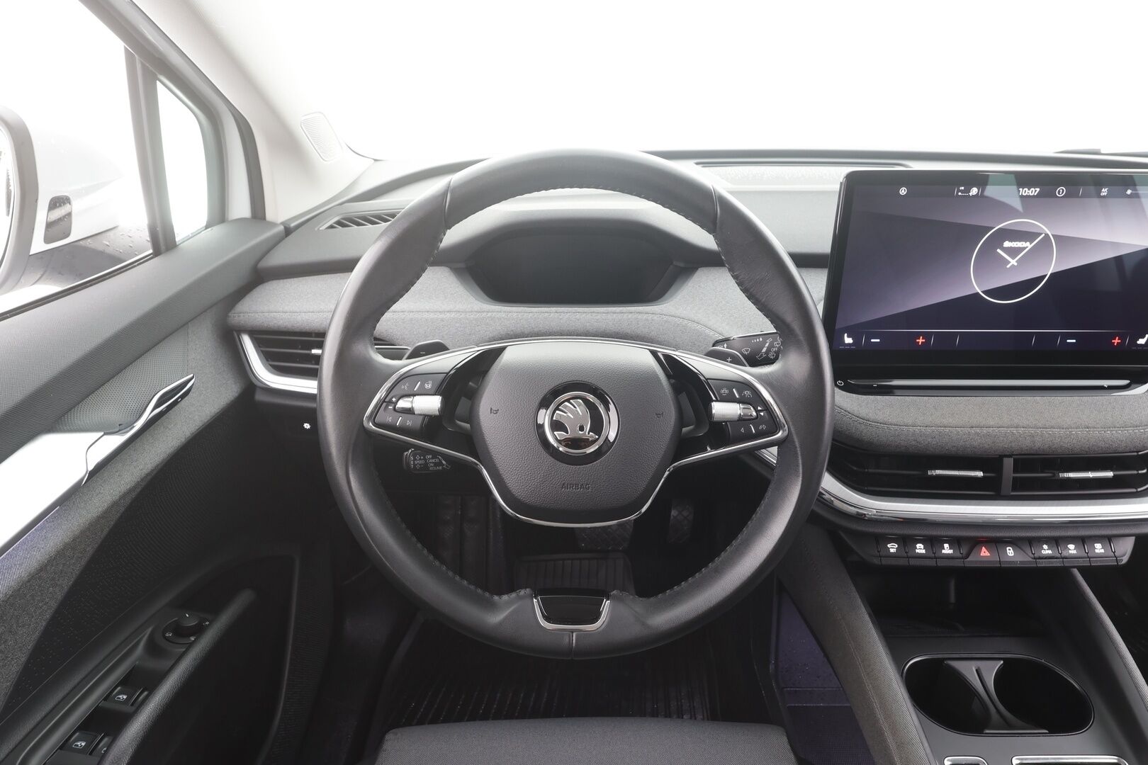 Skoda Enyaq 2023 80 iV - ACC | ILP | Koukku | P.kamera | Puolinahat | Ratinlämmitys | Keyless | Apple&Android | 1.Om Suomi-auto | Kahdet Renkaat | Merkkihuollettu