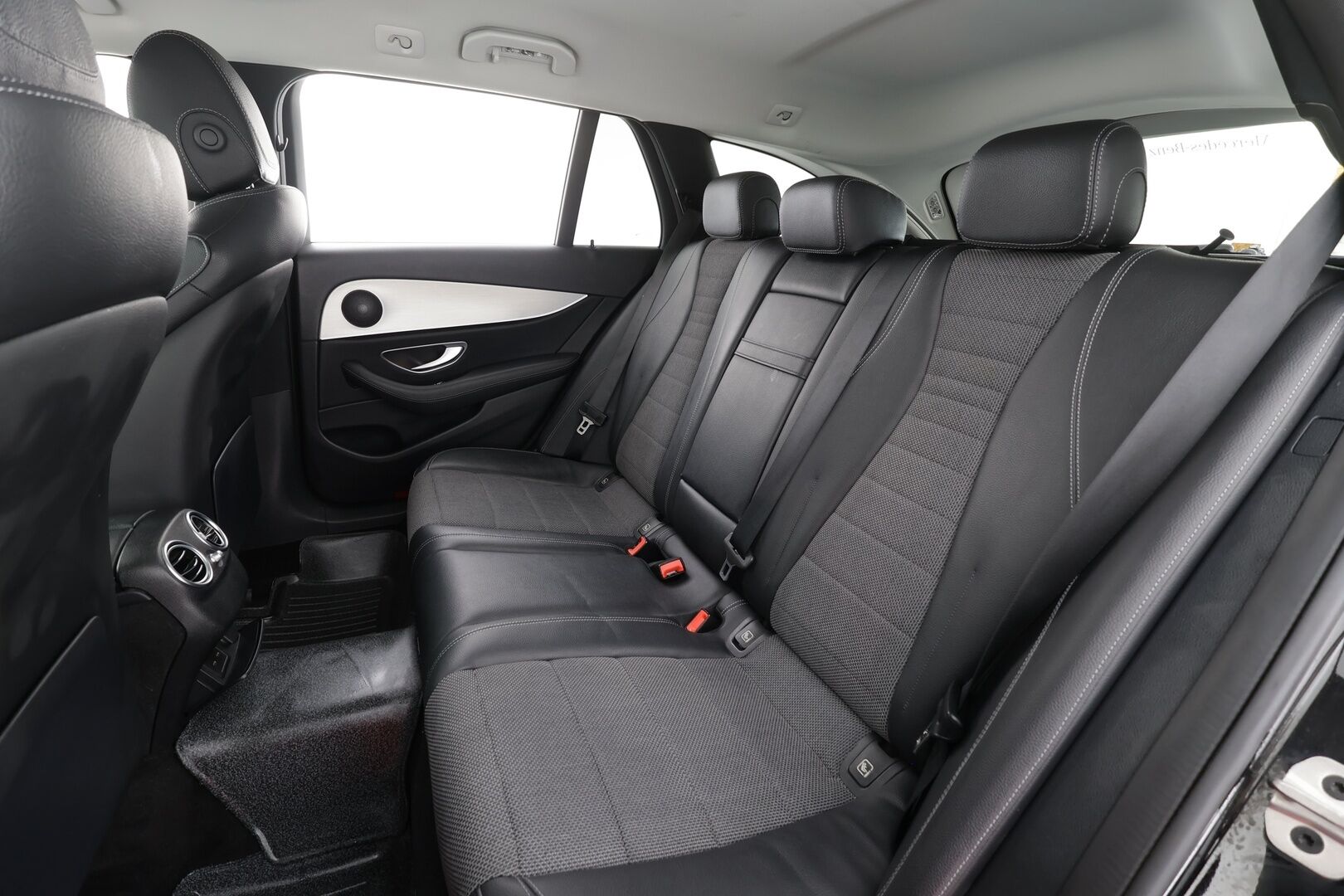 Mercedes-Benz E 2023 220 d Edition 4MATIC T A * Vakkari / 360° / Muistipenkit / Puolinahat / Widescreen / Navi / Multibeam * - 1.Om Suomi-auto / Kahdet renkaat aluvanteilla - HULLUT AVAJAISHULINAT KORKOTARJOUS 3,29 %