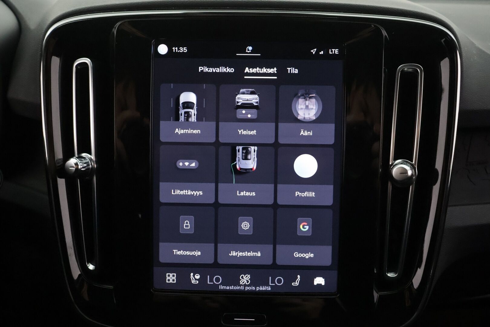 Volvo XC40 2023 Recharge Single Plus aut - | ACC | ILP | Koukku | Pixel-LED | High performance audio | Muistipenkki | Sporttipenkit | P.Kamera | Keyless | Apple&Android | 1.Om Suomi-auto | Kahdet Renkaat |