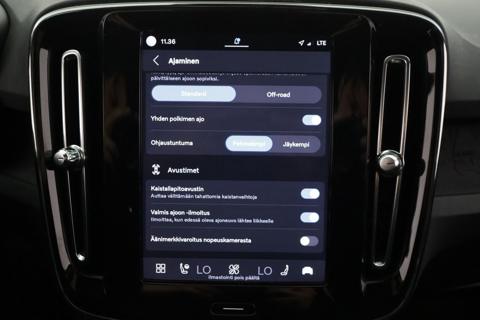 Volvo XC40 2023 Recharge Single Plus aut - | ACC | ILP | Koukku | Pixel-LED | High performance audio | Muistipenkki | Sporttipenkit | P.Kamera | Keyless | Apple&Android | 1.Om Suomi-auto | Kahdet Renkaat |