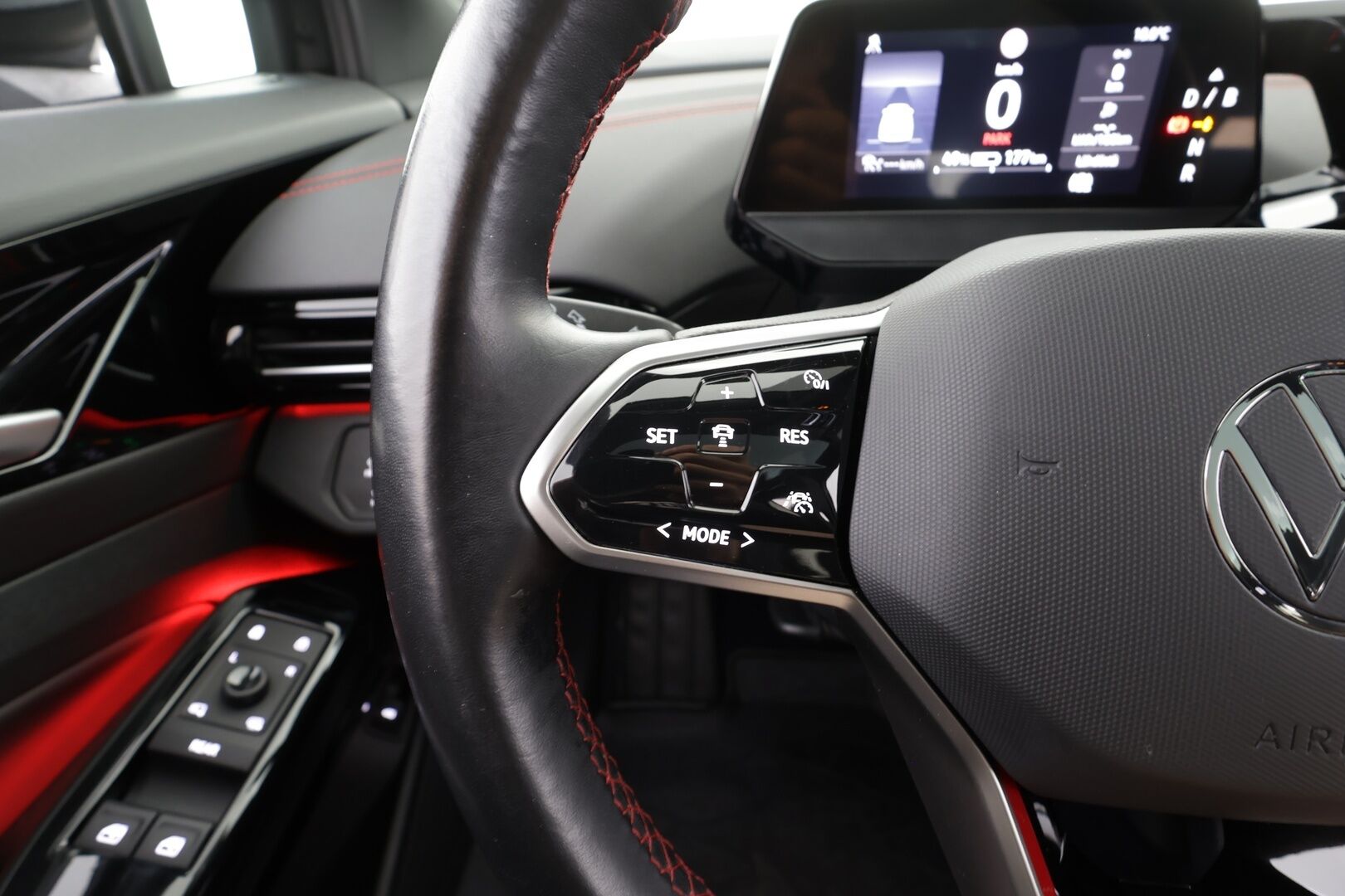 Volkswagen ID.4 2023 GTX Dual Motor AWD Business Max,  akku 77 kWh - | ACC | Lisälämmitin | Matrix LED | HUD | Lasikatto | Hierovat ergoactive istuimet muistilla | 360-Kamera | Keyless | Apple&Android | 1.Om Suomi-auto | Kahdet Renkaat | Merkkihuollettu |
