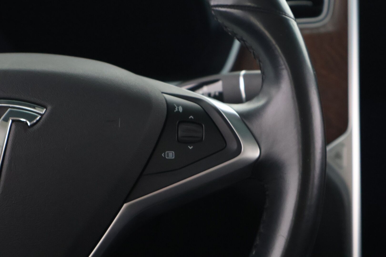Tesla Model X 2018 75D *Autopilot / CCS / 2x Vanteet / Koukku / Lasikatto* - *JUURI KATSASTETTU / Autopilot / CCS / 2x Vanteet / Koukku
