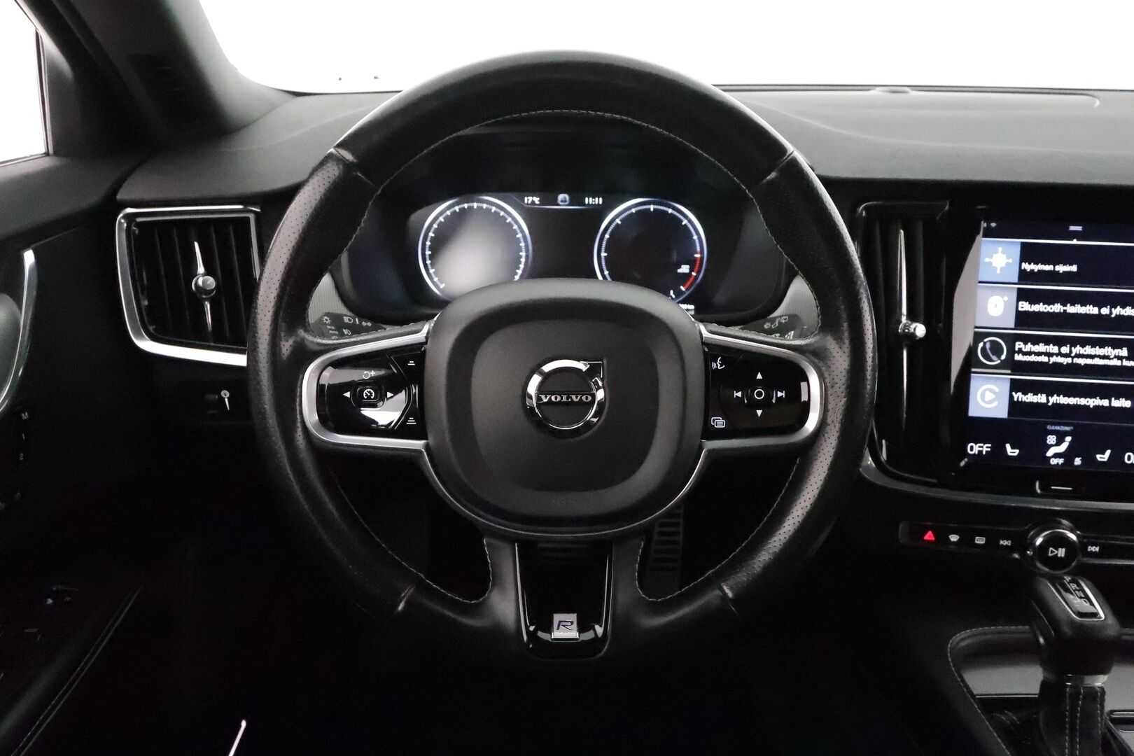 Volvo V90 2018 D3 AWD R-Design **Webasto / Koukku / Adapt.Vakkari / Full-LED / Sporttipenkki Muistilla / P.Tutkat / Navi / Keyless** - Kahdet Renkaat