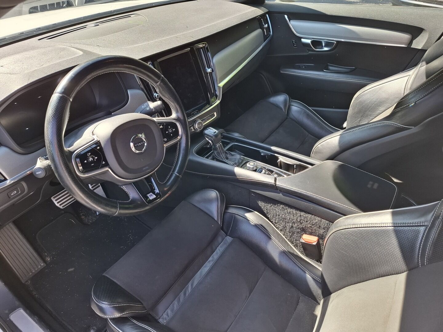 Volvo V90 2018 D3 AWD R-Design aut *Adapt.vakkari / Webasto / Koukku / Sporttipenkit / VOC / TULOSSA