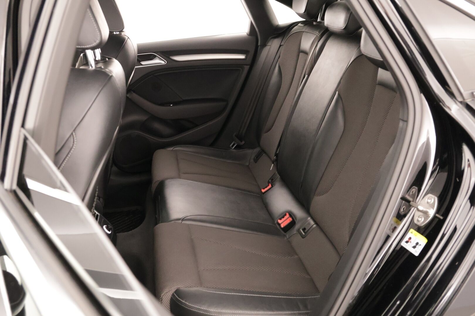 Audi A3 2018 Sedan S line Business Sport 2,0 TFSI 140 kW quattro S tronic - Todella siisti / Hyvin huollettu / Kahdet renkaat alumiinivantein