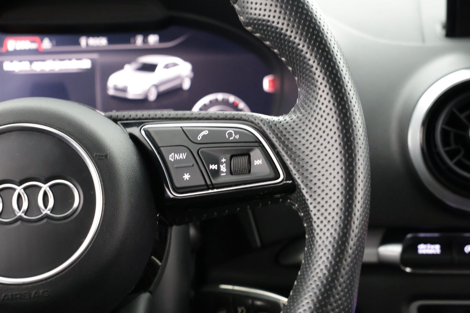 Audi A3 2018 Sedan S line Business Sport 2,0 TFSI 140 kW quattro S tronic - Todella siisti / Hyvin huollettu / Kahdet renkaat alumiinivantein