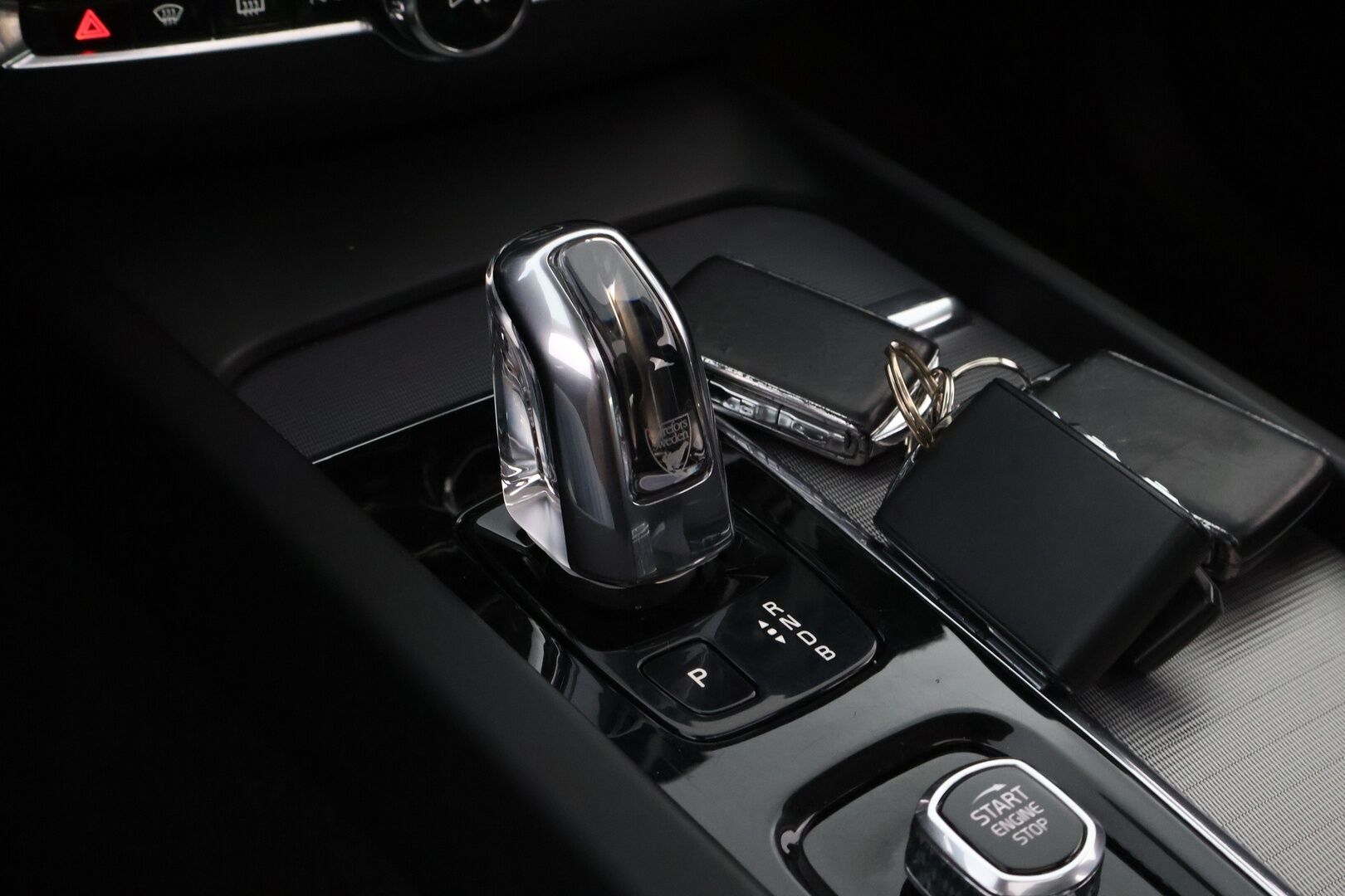 Volvo XC60 2019 T8 AWD Inscription aut * Webasto / Adapt.Vakkari / Panorama / Koukku / Audio High Performance / Nahkasisusta / Huippuvarusteet! - Merkkihuollot / 2x Renkaat aluvantein / Juuri tullut Tampereelle!