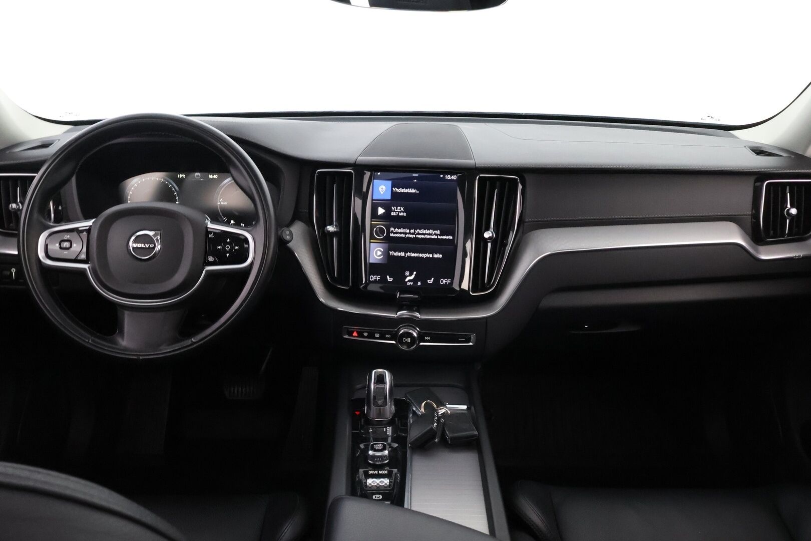 Volvo XC60 2019 T8 AWD Inscription aut * Webasto / Adapt.Vakkari / Panorama / Koukku / Audio High Performance / Nahkasisusta / Huippuvarusteet! - Merkkihuollot / 2x Renkaat aluvantein / Juuri tullut Tampereelle!