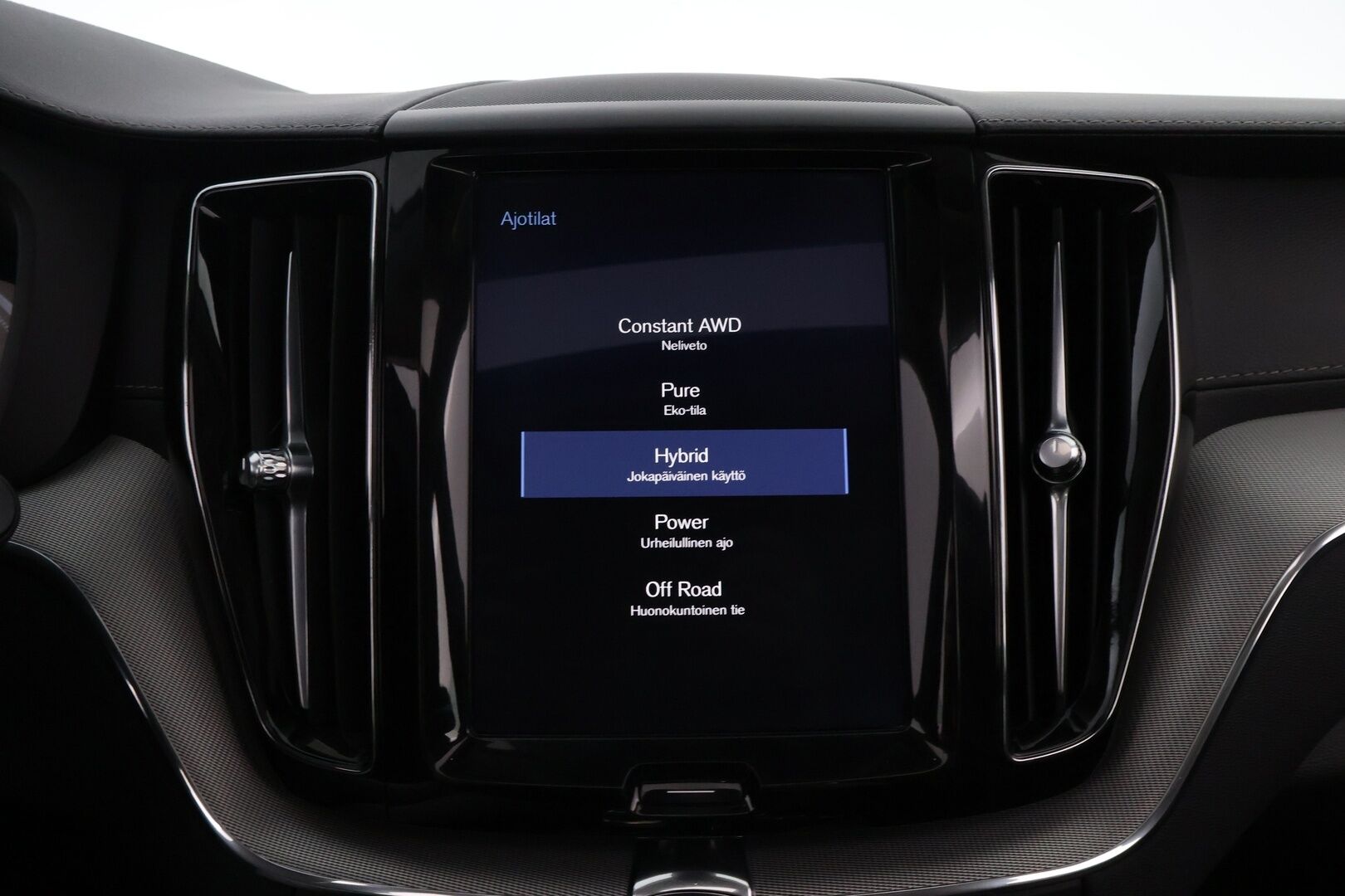 Volvo XC60 2019 T8 AWD Inscription aut * Webasto / Adapt.Vakkari / Panorama / Koukku / Audio High Performance / Nahkasisusta / Huippuvarusteet! - Merkkihuollot / 2x Renkaat aluvantein / Juuri tullut Tampereelle!