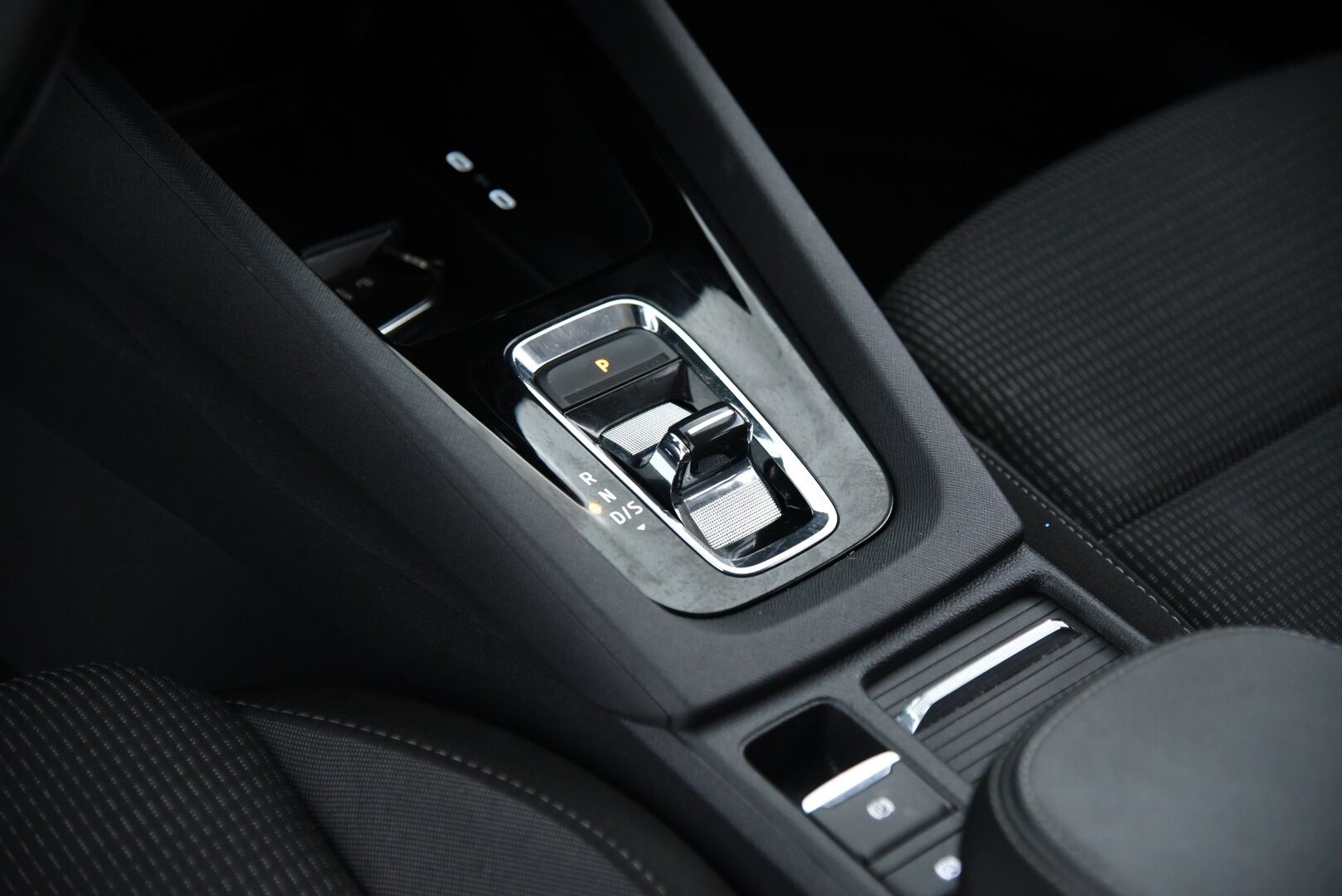 SKODA OCTAVIA 2021 1.4 TSI Combi PHEV Ambition iV DSG Autom * Vakkari / Matrix / Kaistanpitoavustin / P.tutka / Ratinlämmitin / Smartlink * - Digimittaristo / Penkinlämmittimet edessä ja takana! - HULLUT JOULUT KORKOTARJOUS 2,49% 