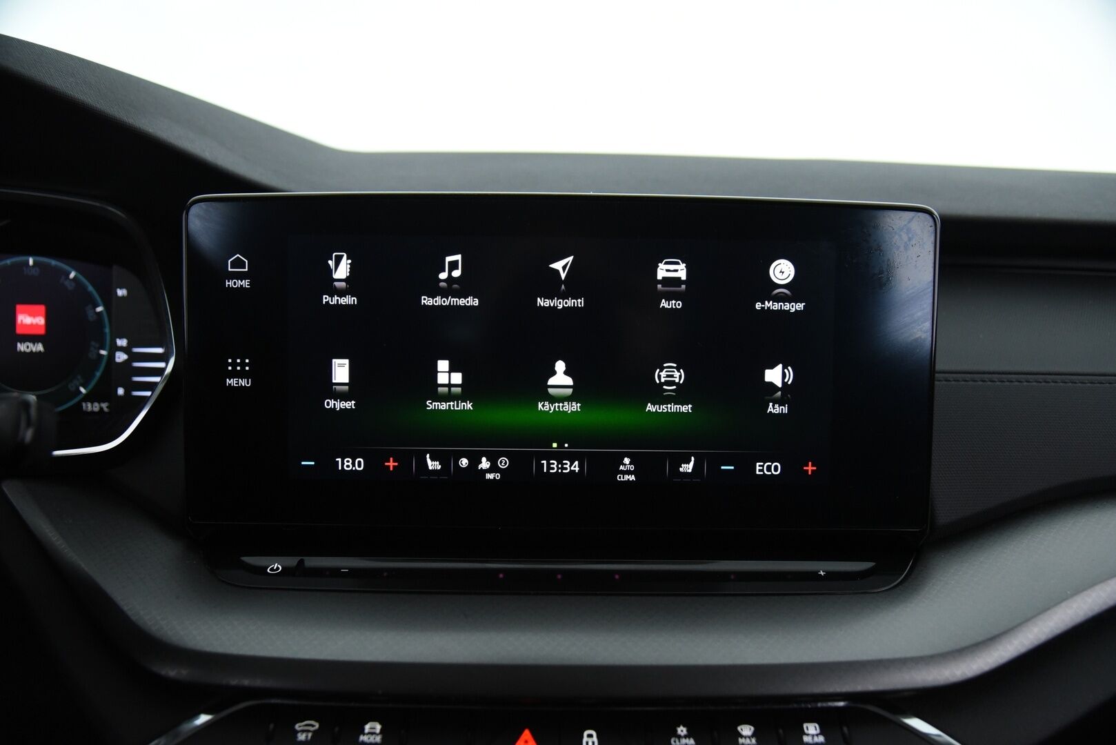 SKODA OCTAVIA 2022 1.4 TSI Combi PHEV Ambition iV DSG Autom * Vakkari / Matrix / Kaistanpitoavustin / P.tutka / Ratinlämmitin / Smartlink * - Digimittaristo / Penkinlämmittimet edessä ja takana!