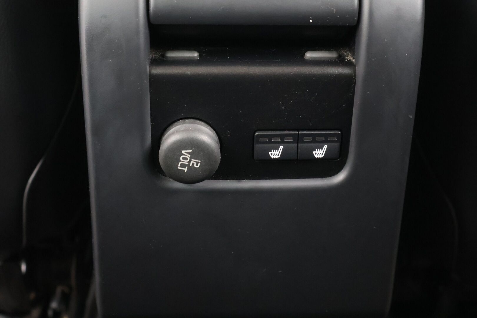 Volvo XC60 2017 D4 AWD Business Classic Summum aut / EI ADBLUE! / Adapt. vak / Webasto / Koukku / Nahkapenkki muistilla / Tutkat - Jakopää vaihdettu 2025 / 2x renkaat / Huoltokirja - HULLUT AVAJAISHULINAT KORKOTARJOUS 3,29 %