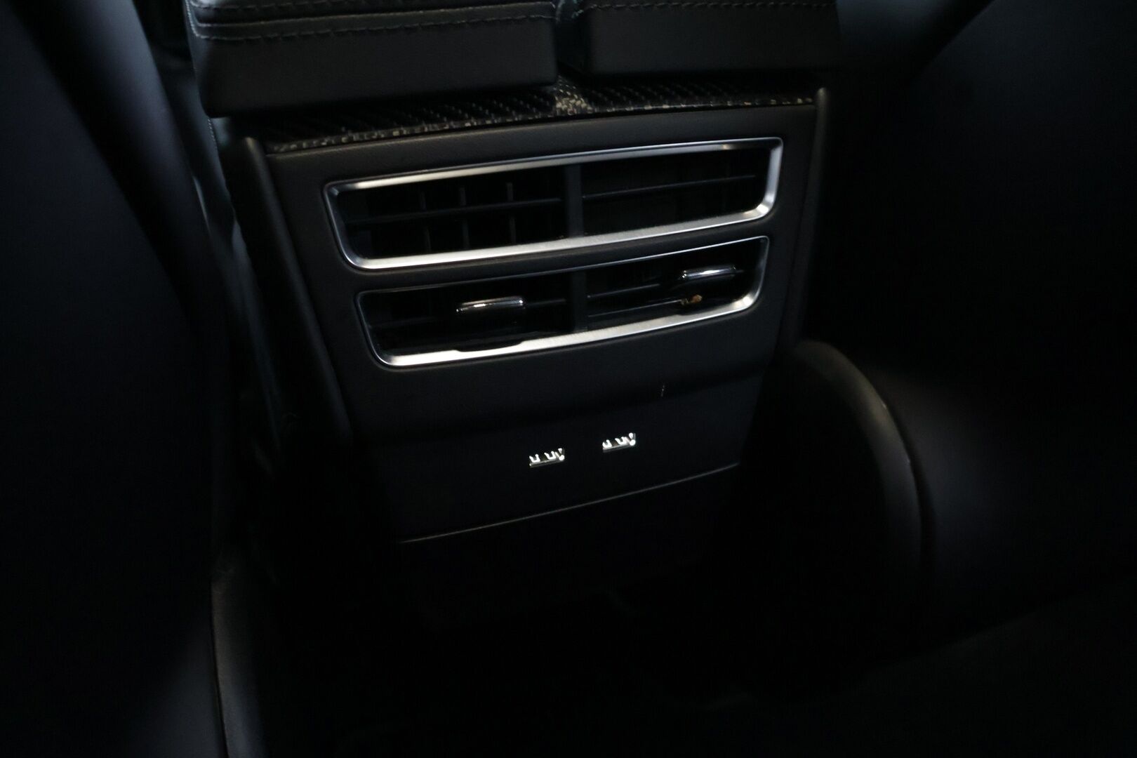 Tesla Model X 2017 100 D * Adapt. Cruise / Ilma-alusta / PTC / P.Kamera / Kaistavahti / LED / Navi * - * 100 D malli, tilava ja näyttävällä värillä oleva yksilö! *