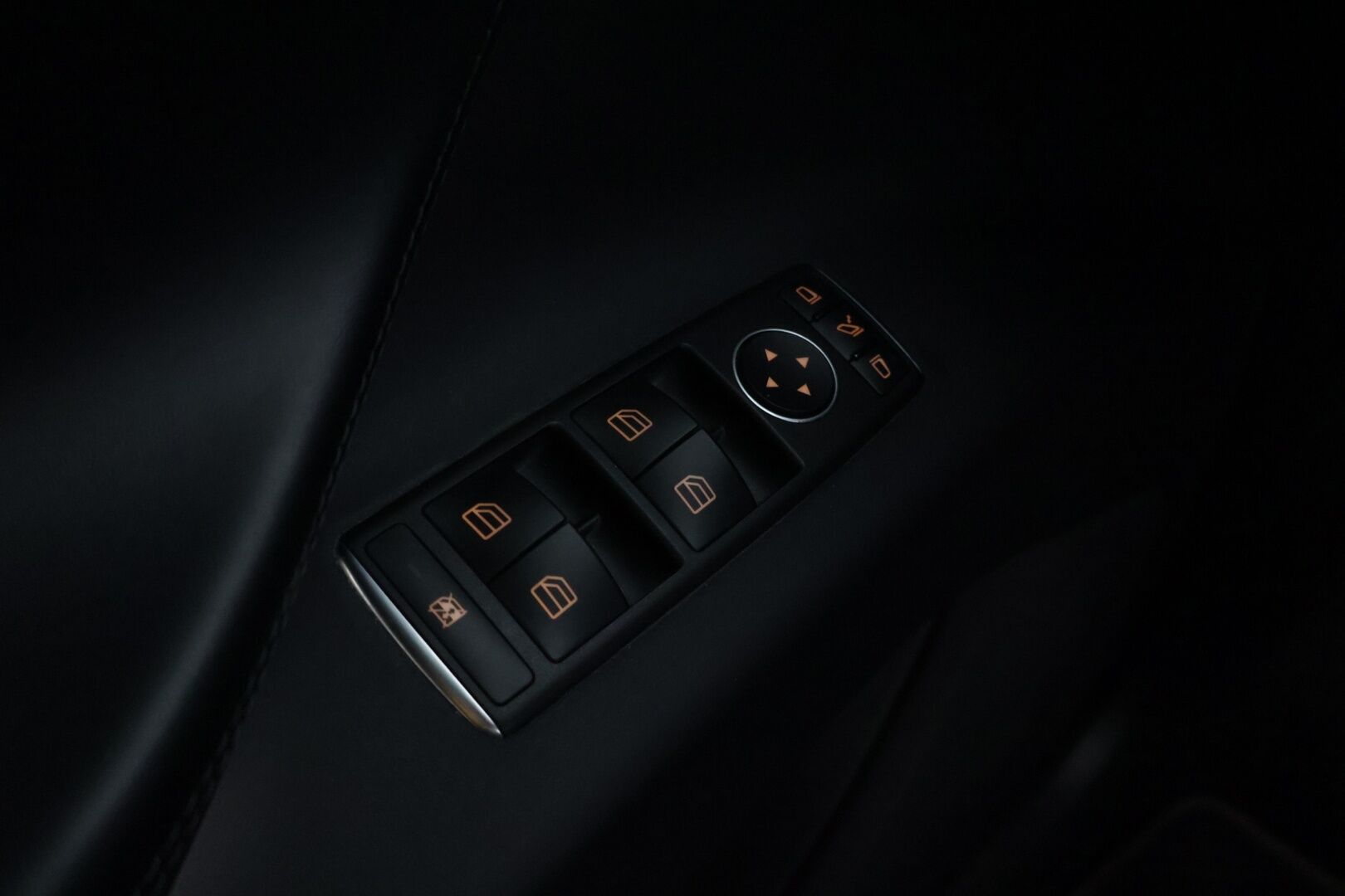 Tesla Model X 2017 100 D * Adapt. Cruise / Ilma-alusta / PTC / P.Kamera / Kaistavahti / LED / Navi * - * 100 D malli, tilava ja näyttävällä värillä oleva yksilö! *