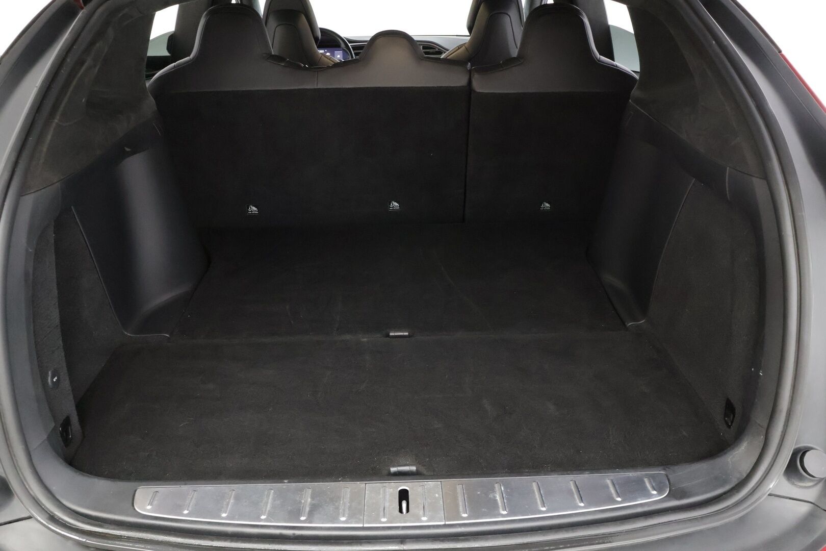 Tesla Model X 2017 100 D * Adapt. Cruise / Ilma-alusta / Mustat Nahat / P.Kamera / Kaistavahti / LED / Navi * - 3,99% KORKOTARJOUS TÄHÄN AUTOON 21.9. ASTI - * 100 D malli, tilava ja näyttävällä värillä oleva yksilö! *