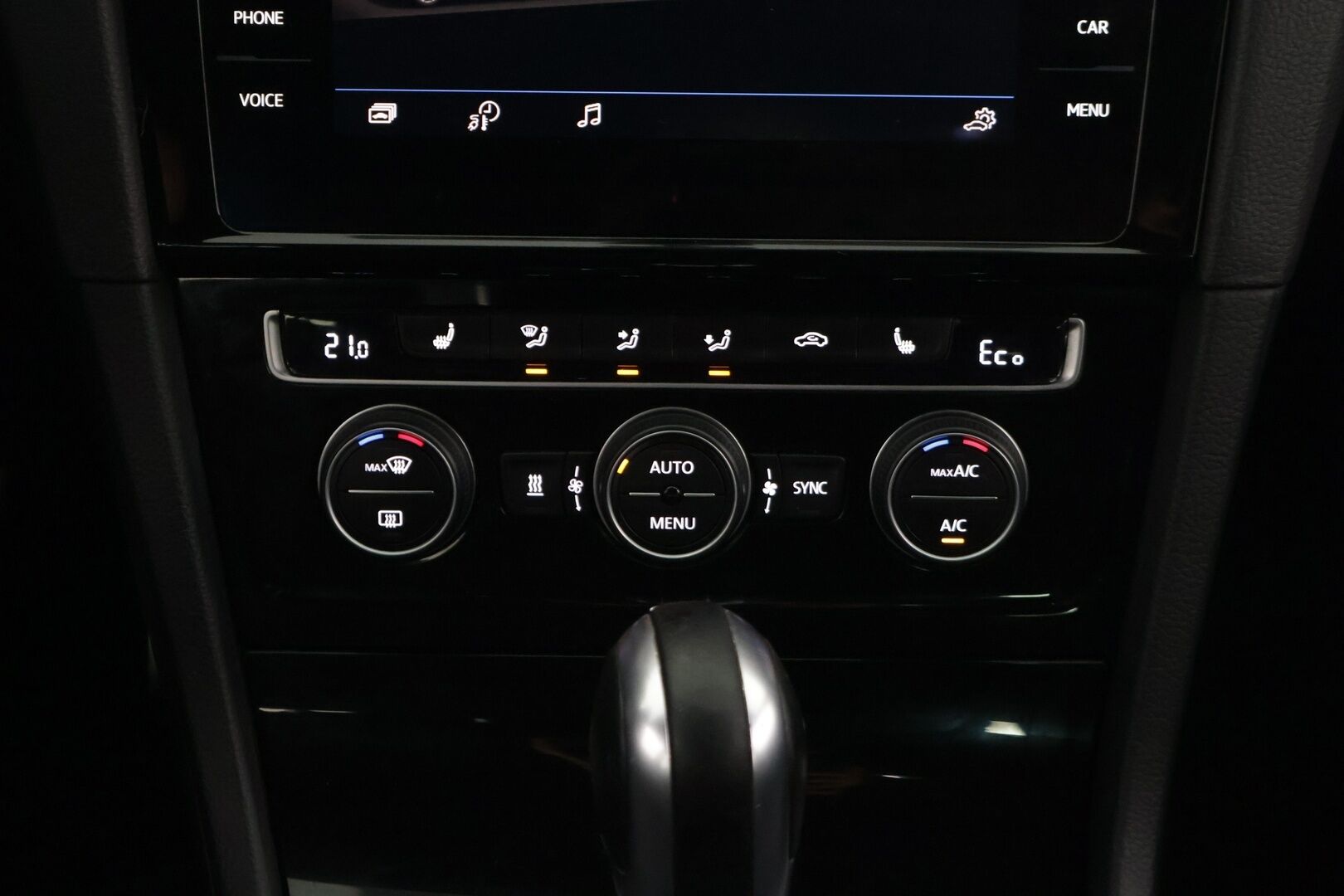 Volkswagen Golf 2020 GTE Plug-In Hybrid 150 kW (204 hv) DSG-automaatti ** Adapt. vakkari / Webasto / AppConnect / P-kamera / Koukku / LED  ** - Jakohihna vaihdettu 11/2025