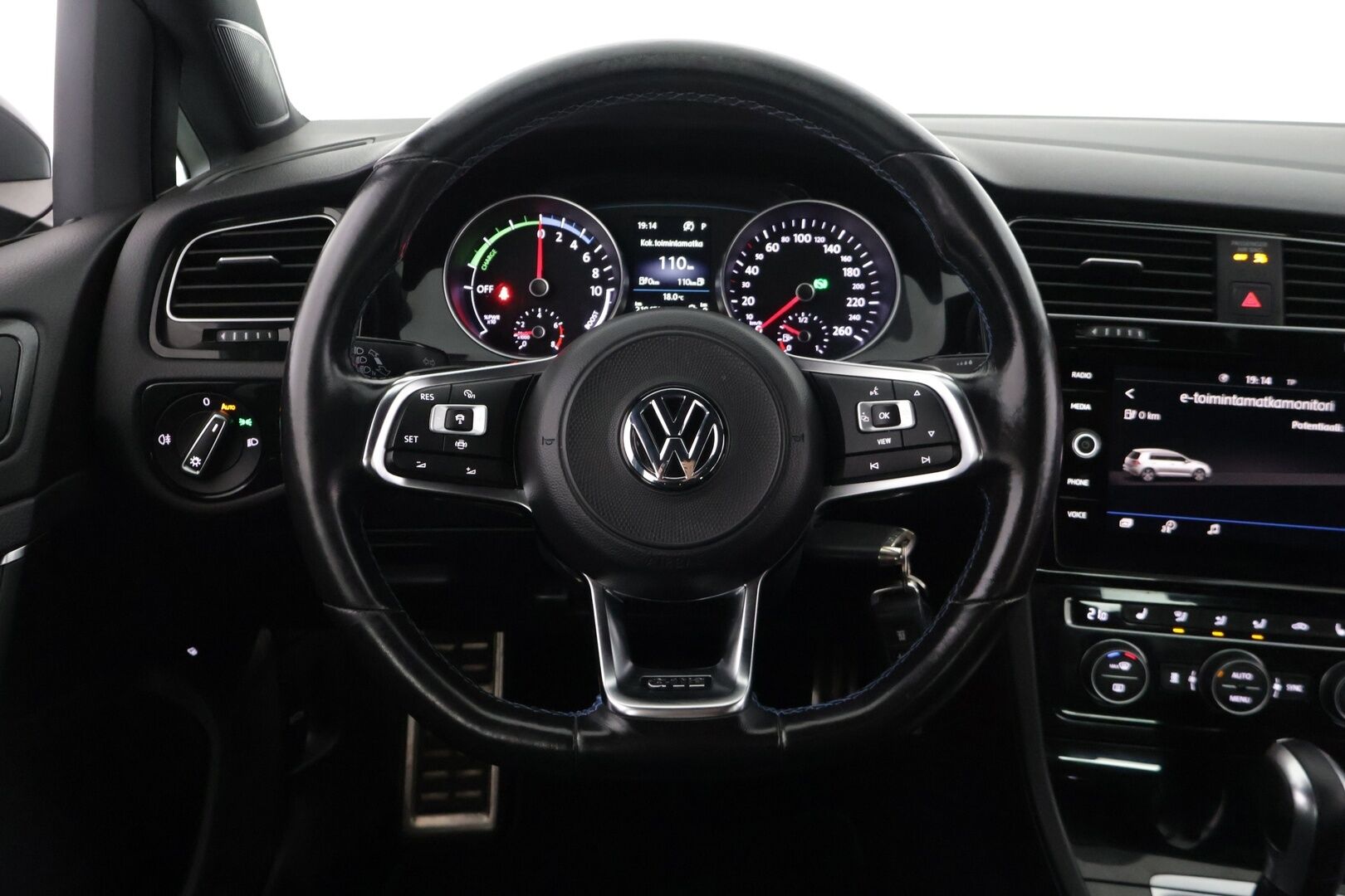 Volkswagen Golf 2020 GTE Plug-In Hybrid 150 kW (204 hv) DSG-automaatti ** Adapt. vakkari / Webasto / AppConnect / P-kamera / Koukku / LED  ** - Jakohihna vaihdettu 11/2025