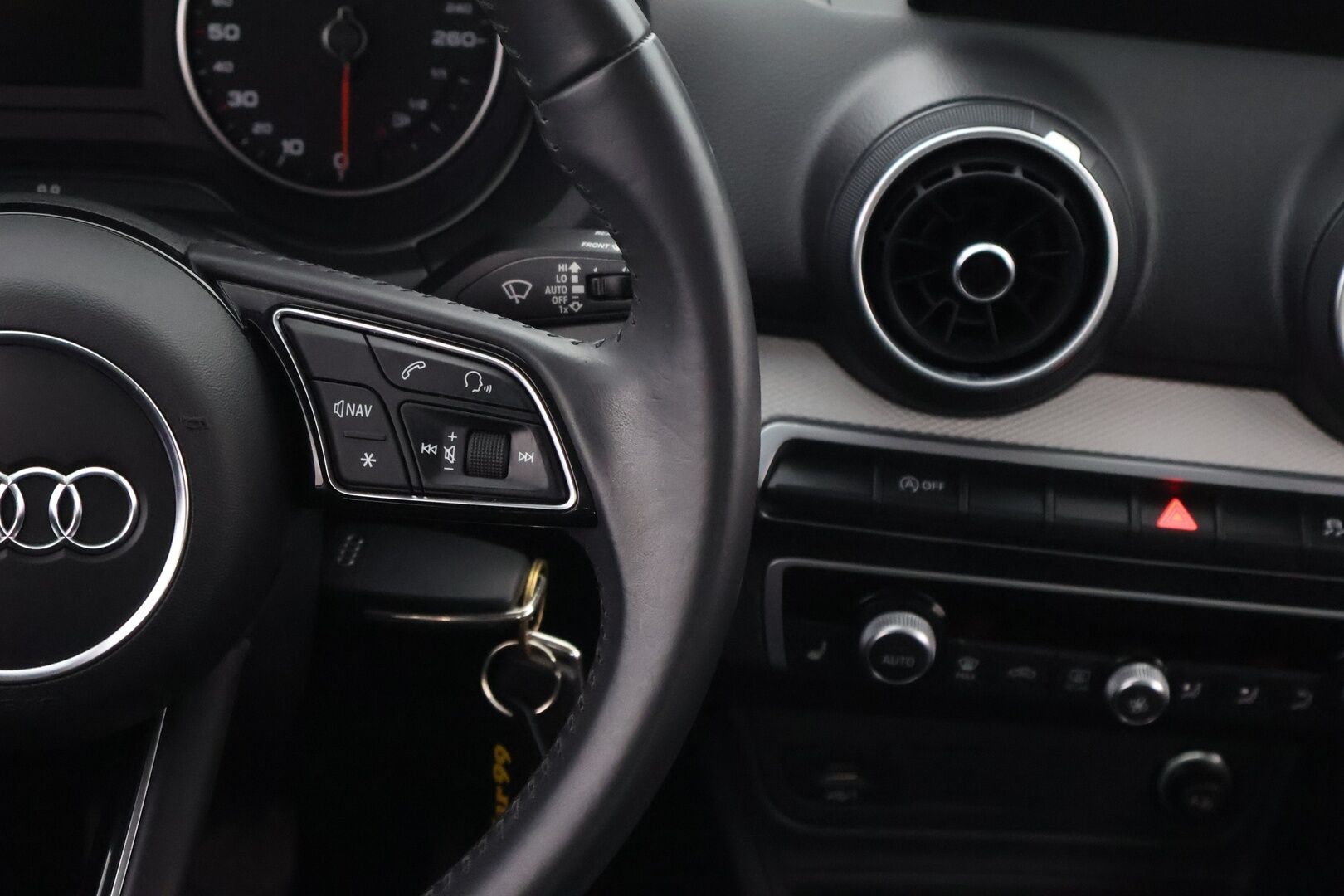 Audi Q2 2020 Proline 35 TFSI 110kW S tronic - Vakkari / Peruutustutka / LED / Lohko & Sisäpistoke / 2x Renkaat aluvantein / Juuri tullut Tampereelle!