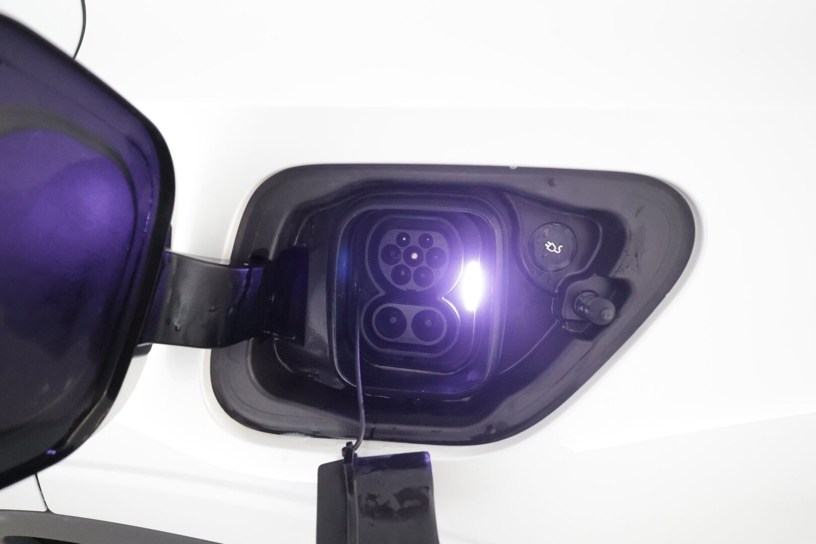 Polestar 2 2022 Long Range Dual Motor Performance * Sportpenkki Muistilla / ILP / H&K / P.Kamera / LED / Lasikatto / Kaistavahti * - 2x Latauskaapelit / Merkkihuollettu / Upea Performance Polestar!