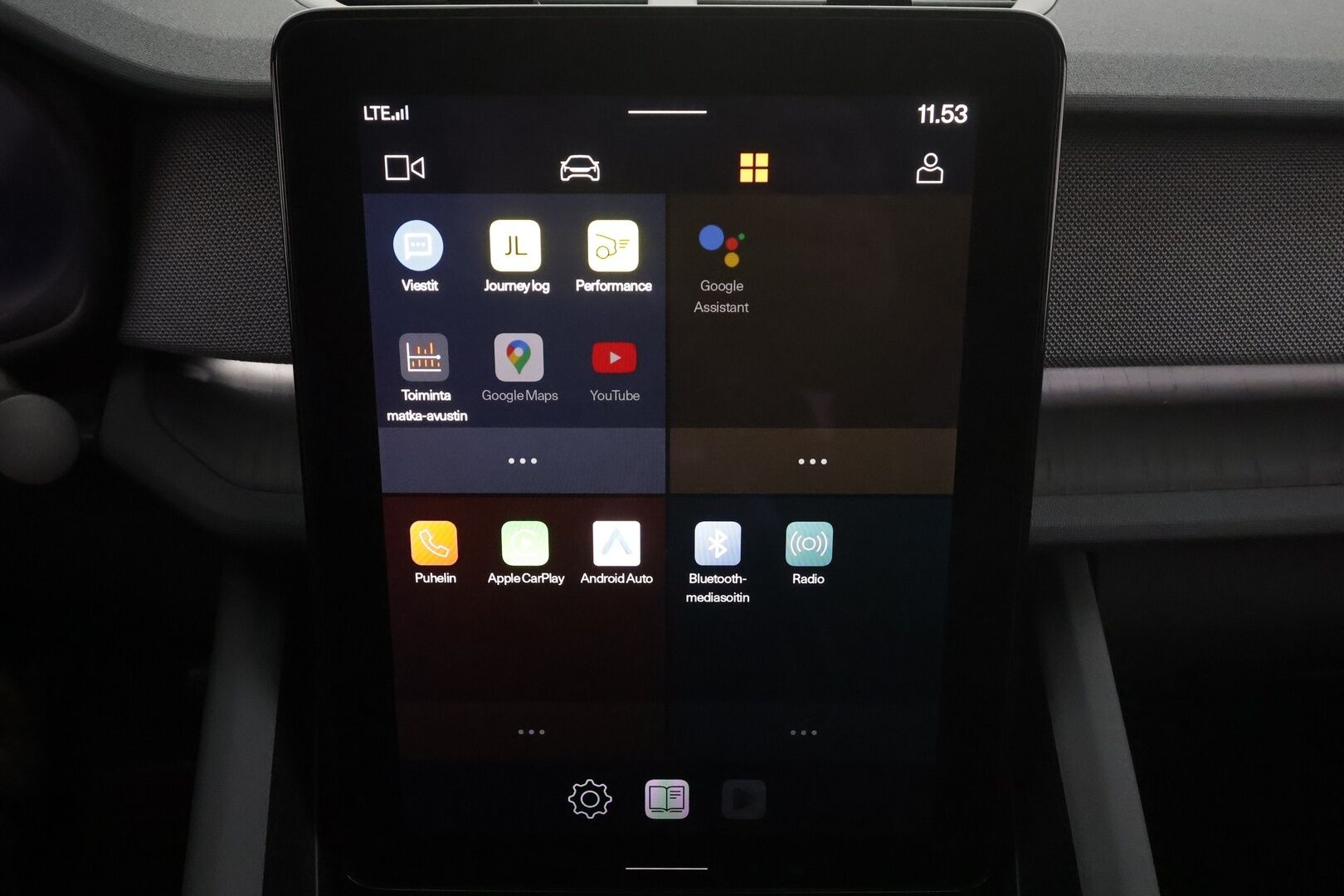 Polestar 2 2022 Long Range Dual Motor Performance * Sportpenkki Muistilla / ILP / H&K / P.Kamera / LED / Lasikatto / Kaistavahti * - 2x Latauskaapelit / Merkkihuollot